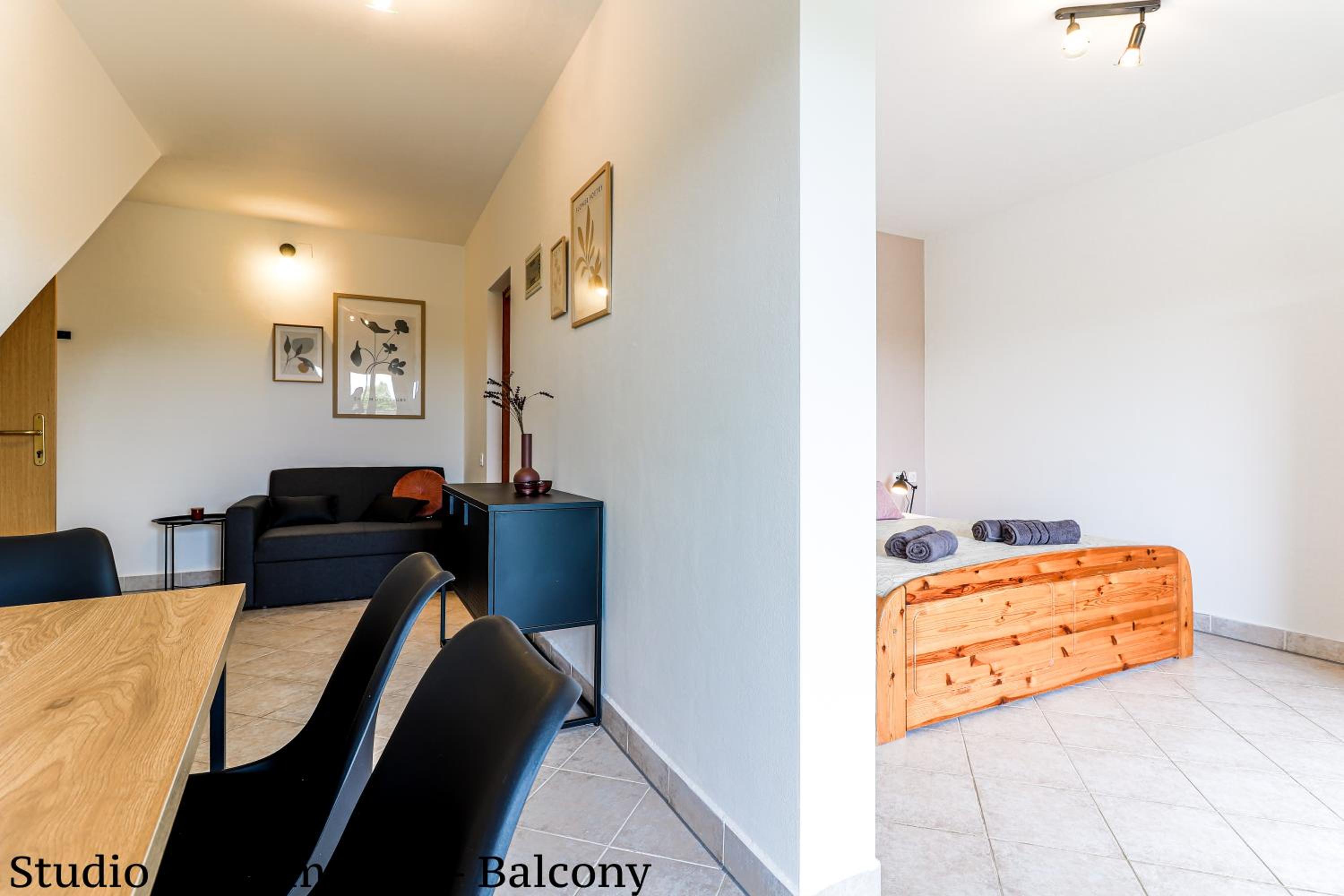 Studio Apartment