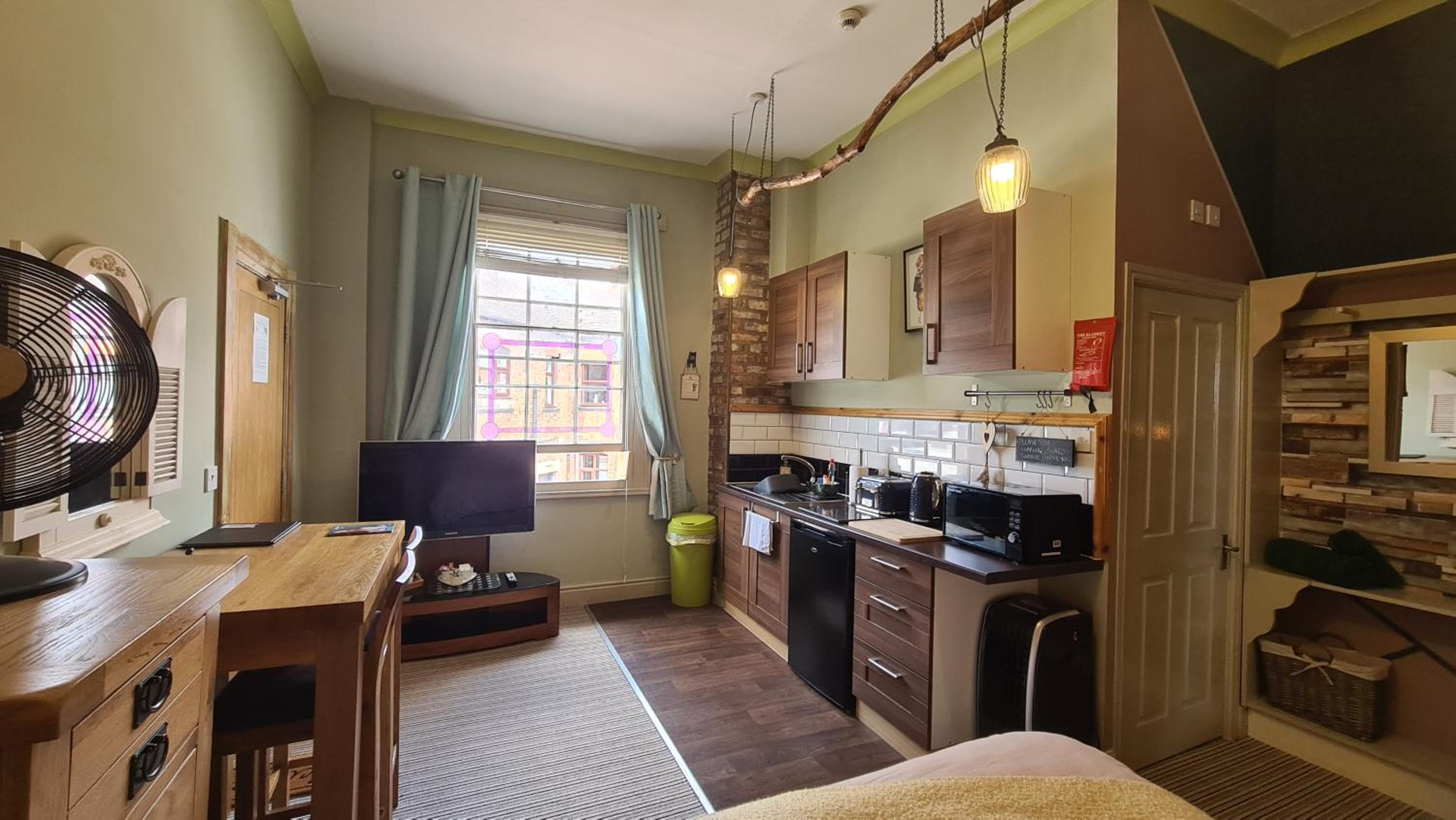 One-Bedroom Apartment - Photo 22