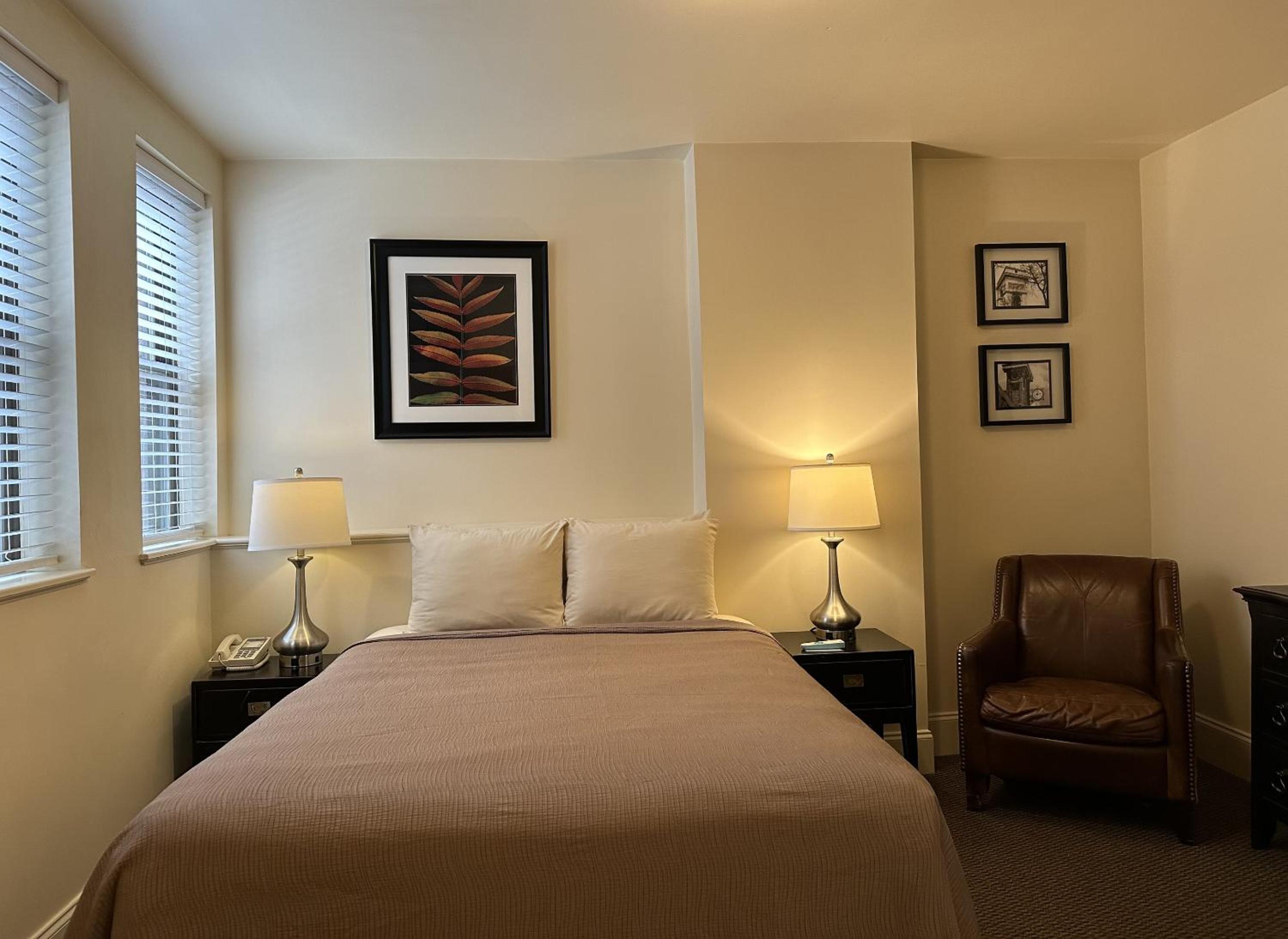 Standard Queen Room