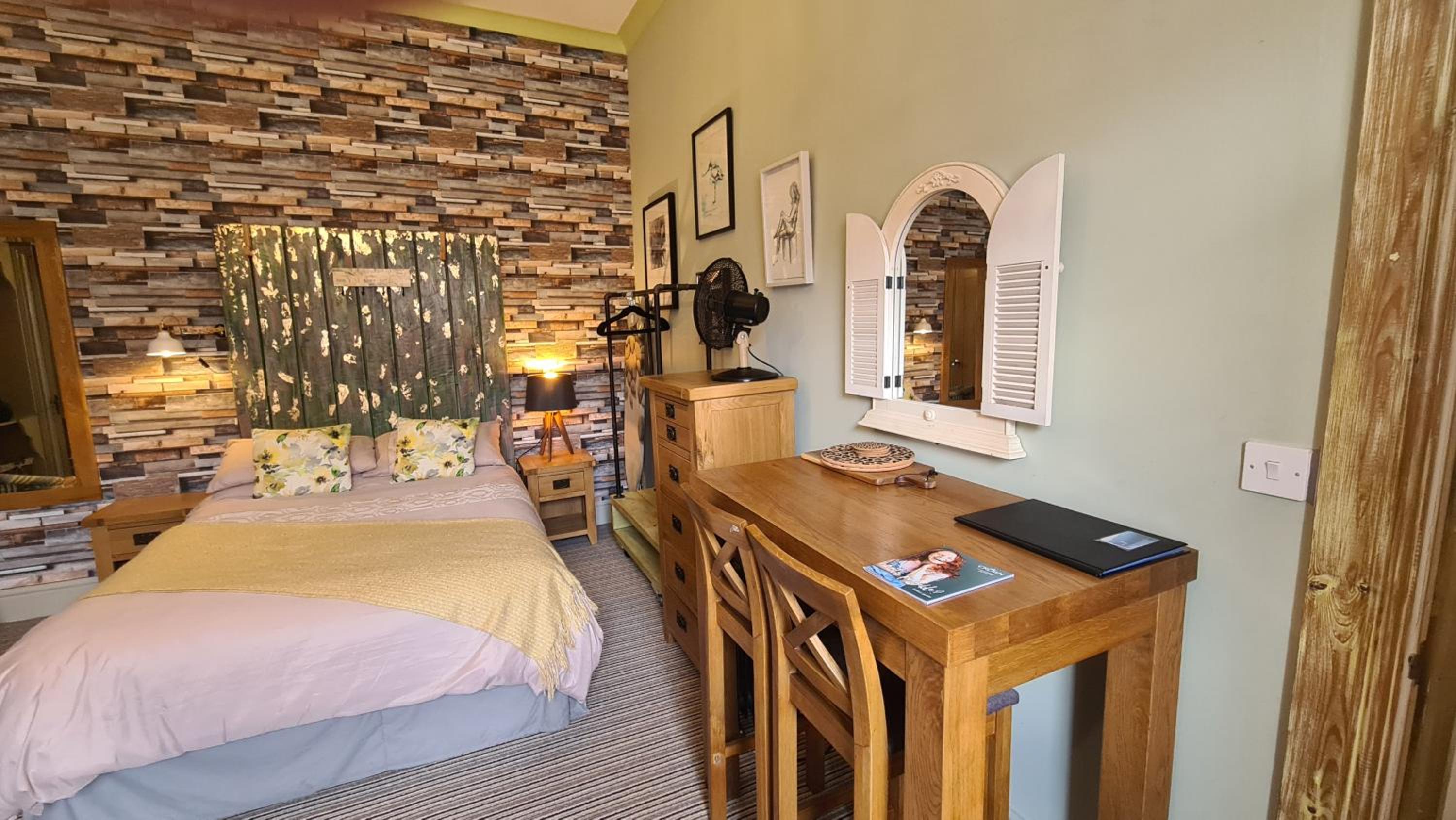 One-Bedroom Apartment - Photo 13