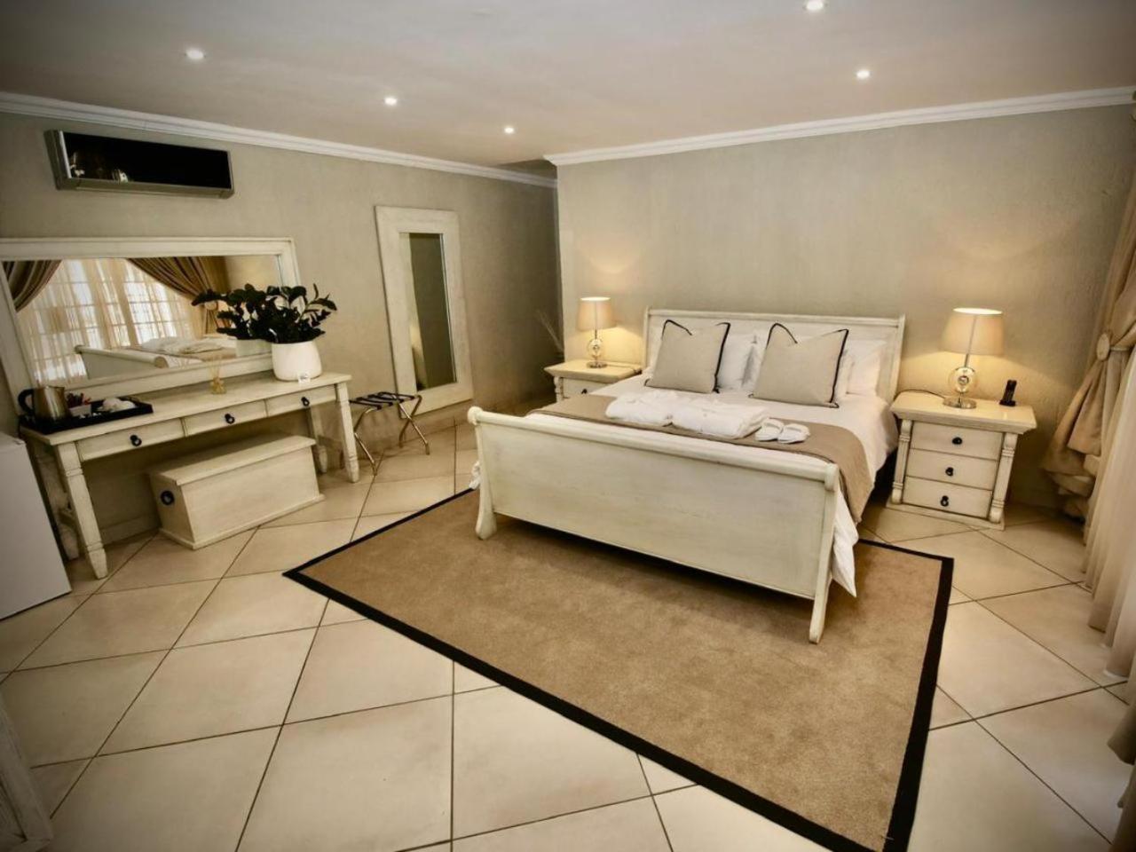 Luxury Suite photo 1