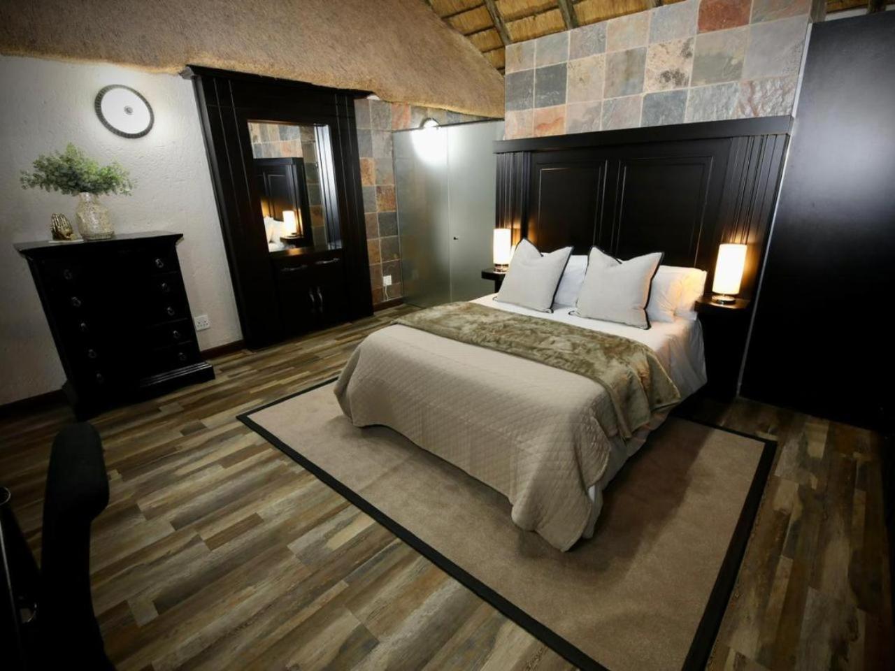 Deluxe Queen Room photo 2