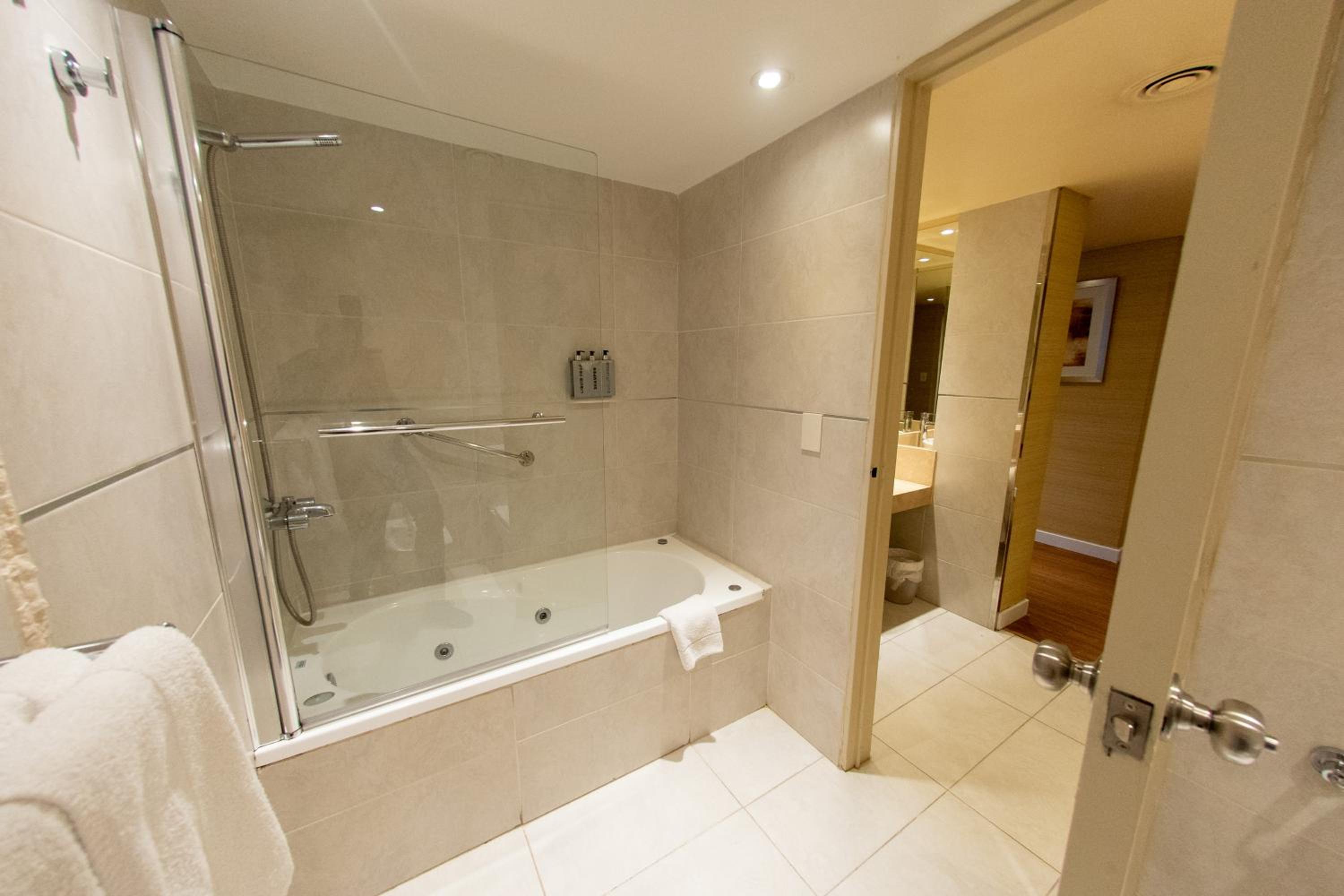 Junior Suite thumbnail 6