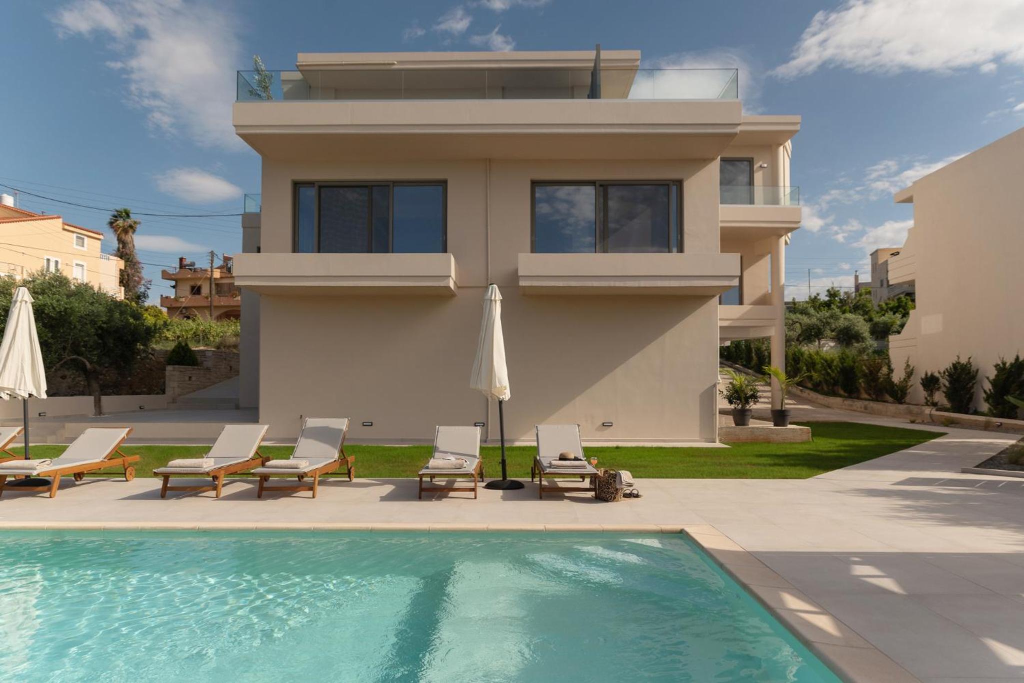 Junior Suite with Pool View photo 3