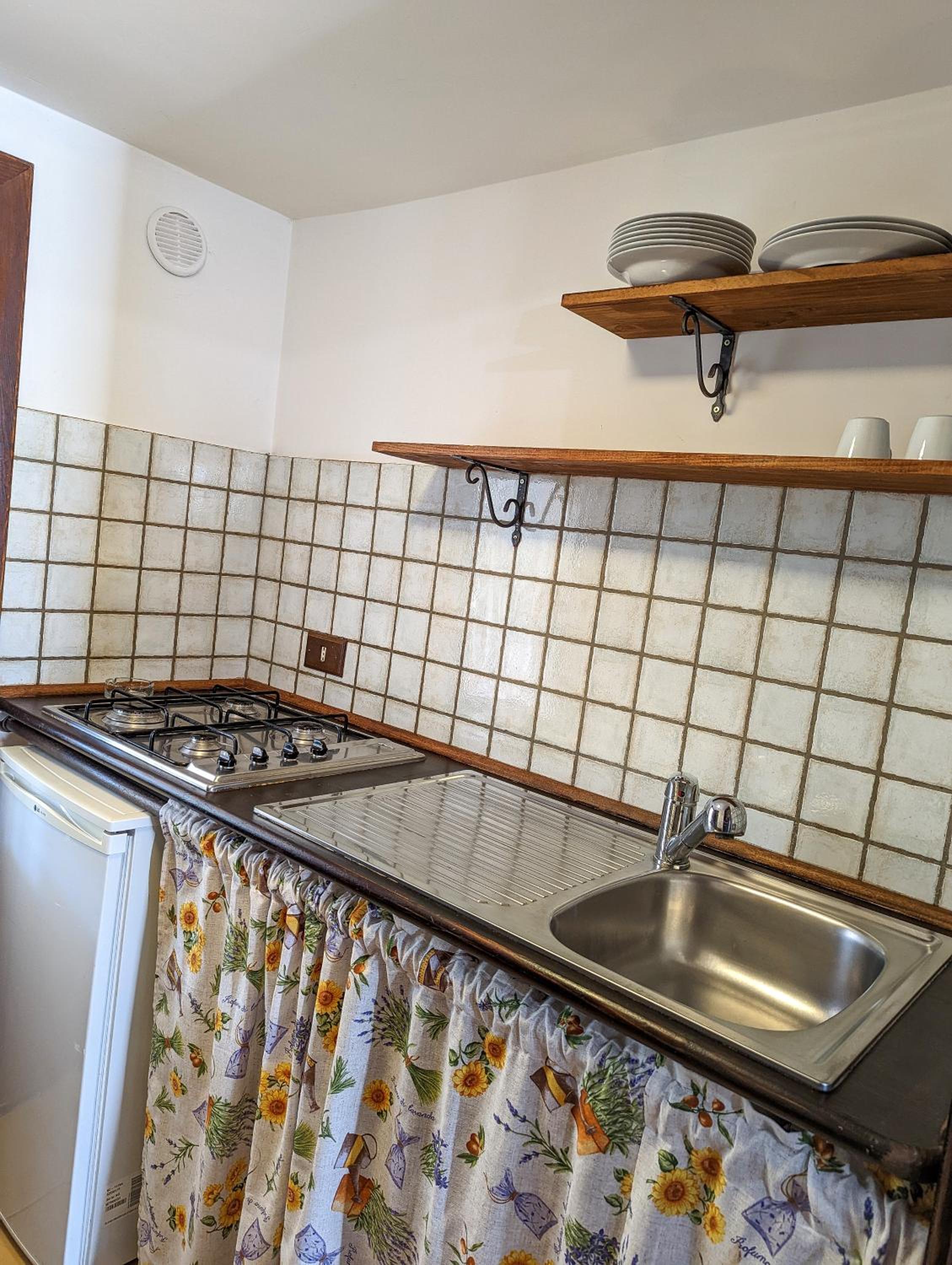One-Bedroom Apartment - Photo 10