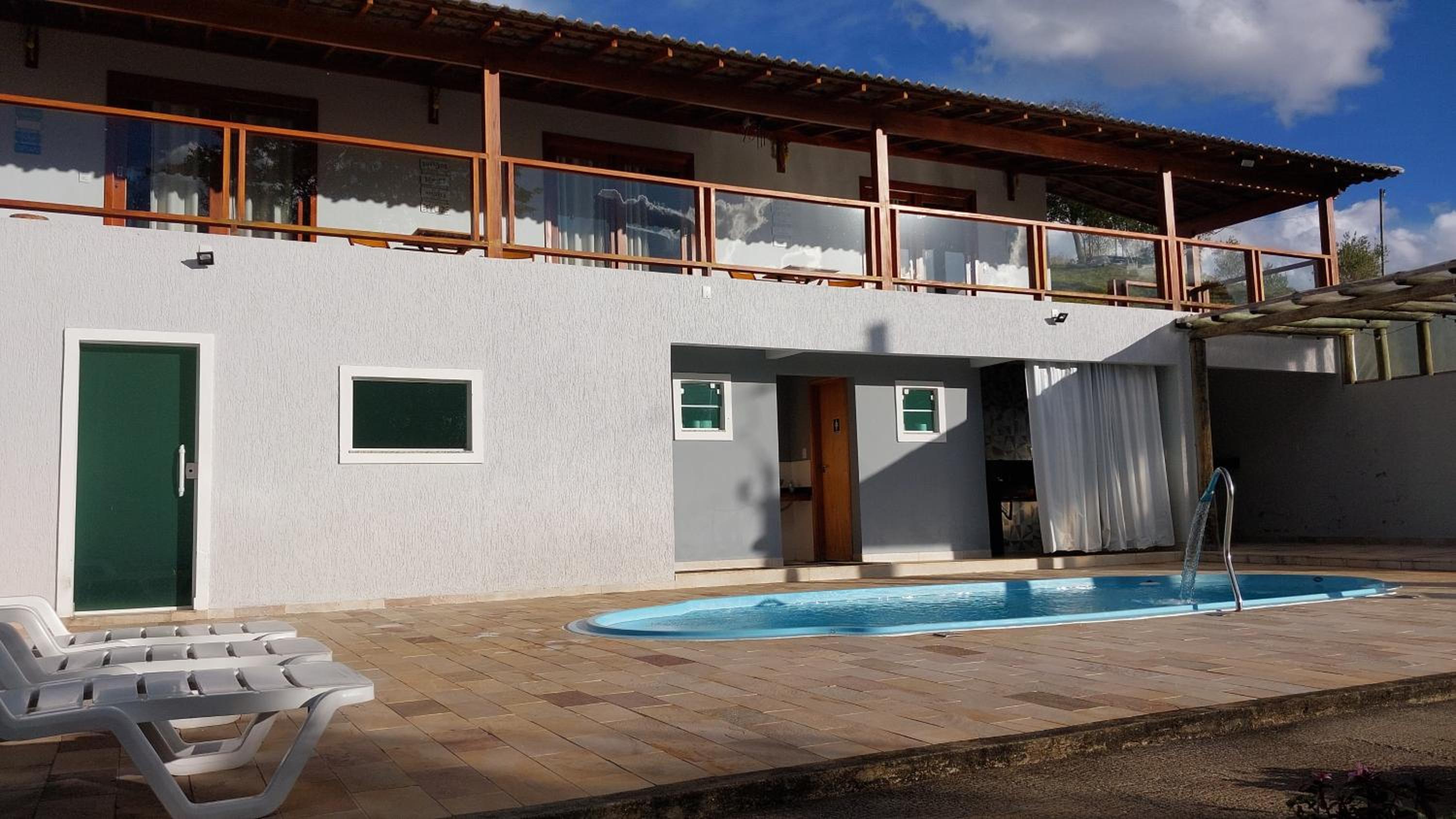 Queen Suite with Pool View photo 3