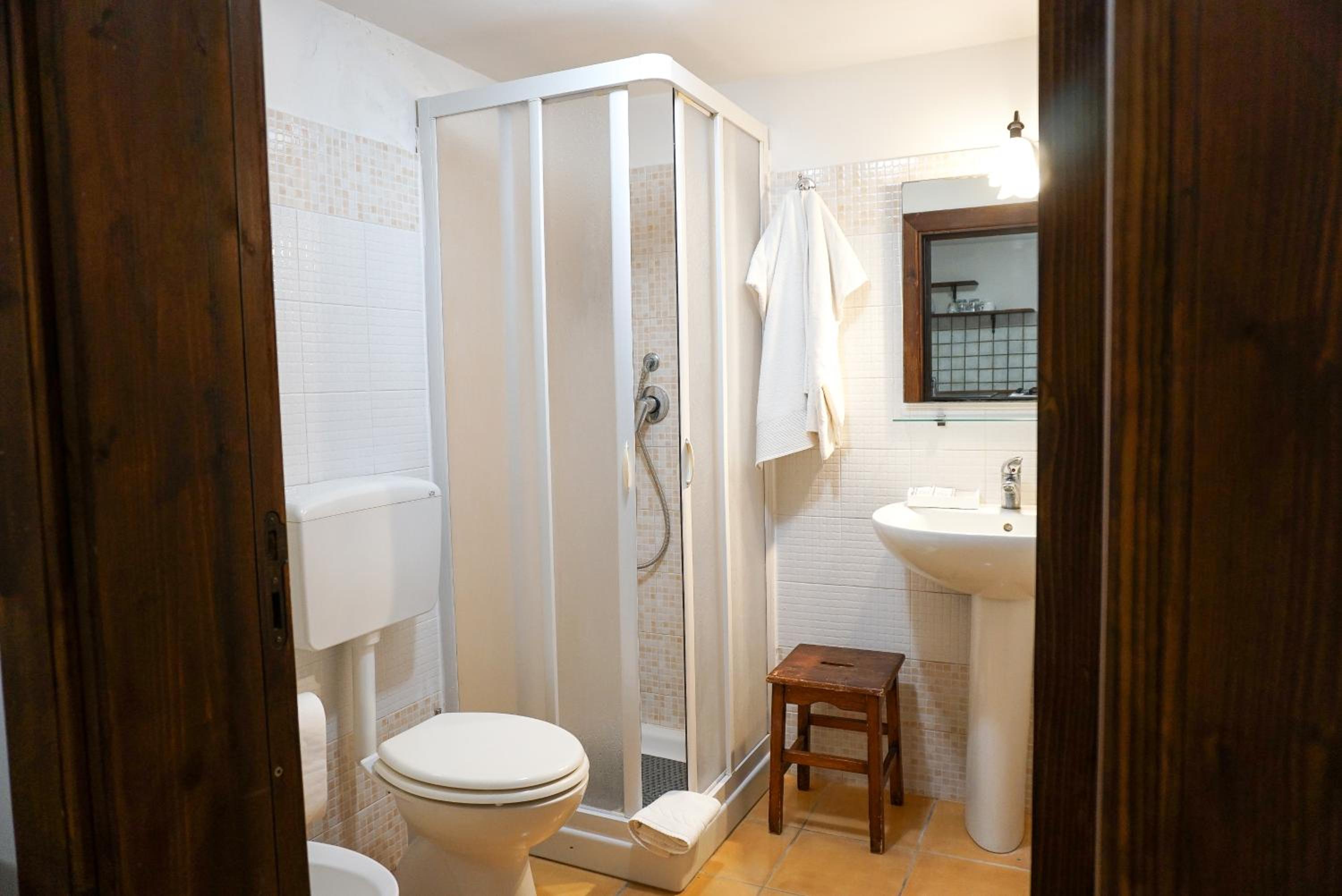 One-Bedroom Apartment - Photo 3