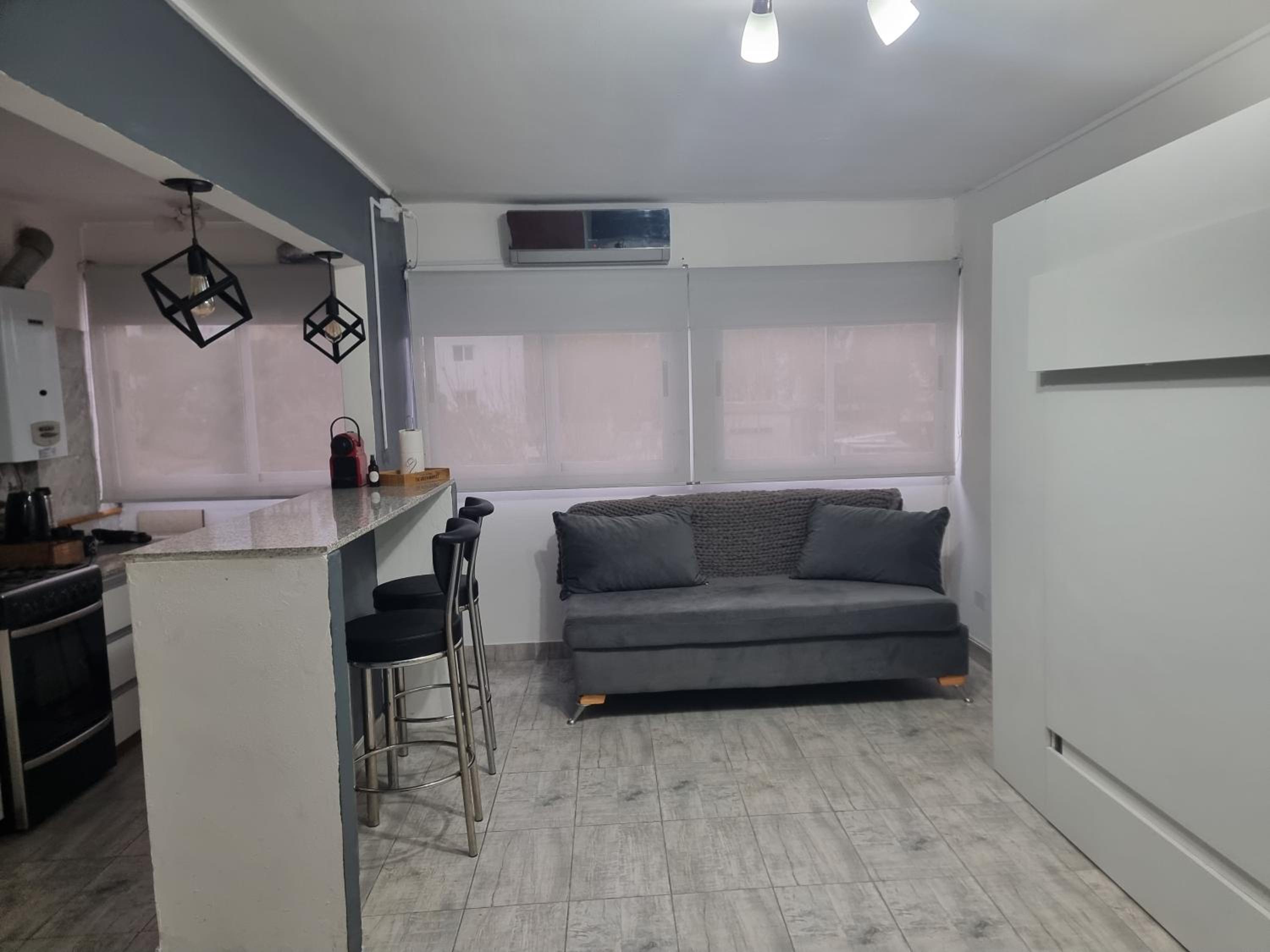 One-Bedroom Apartment photo 1
