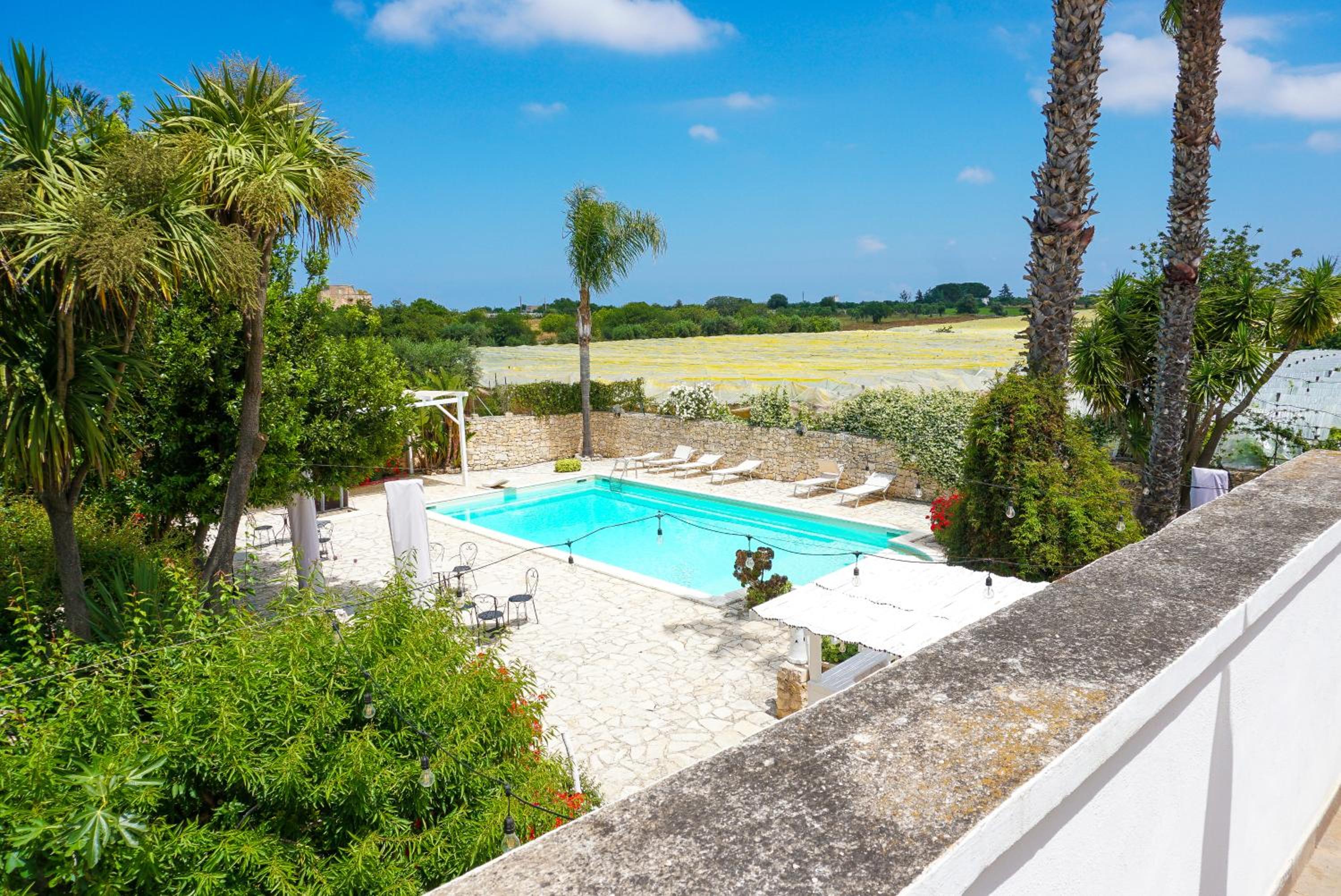 Apartment with Pool View  - Photo 8