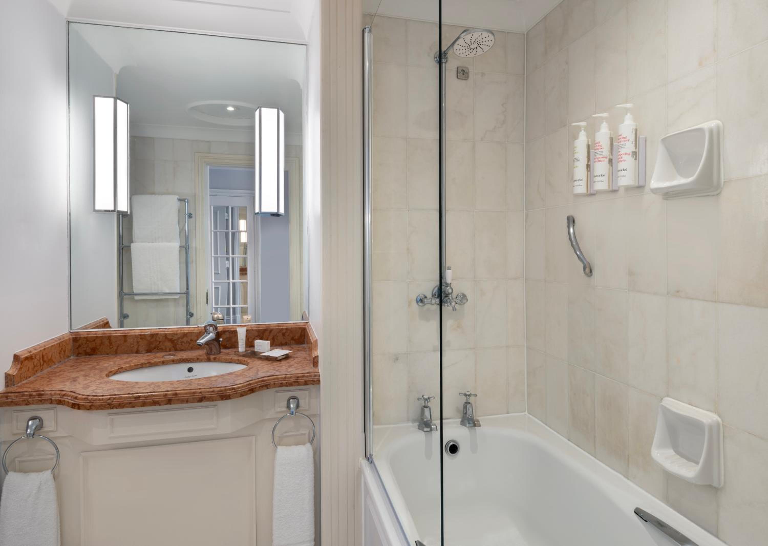 Deluxe Double Room - Photo 2