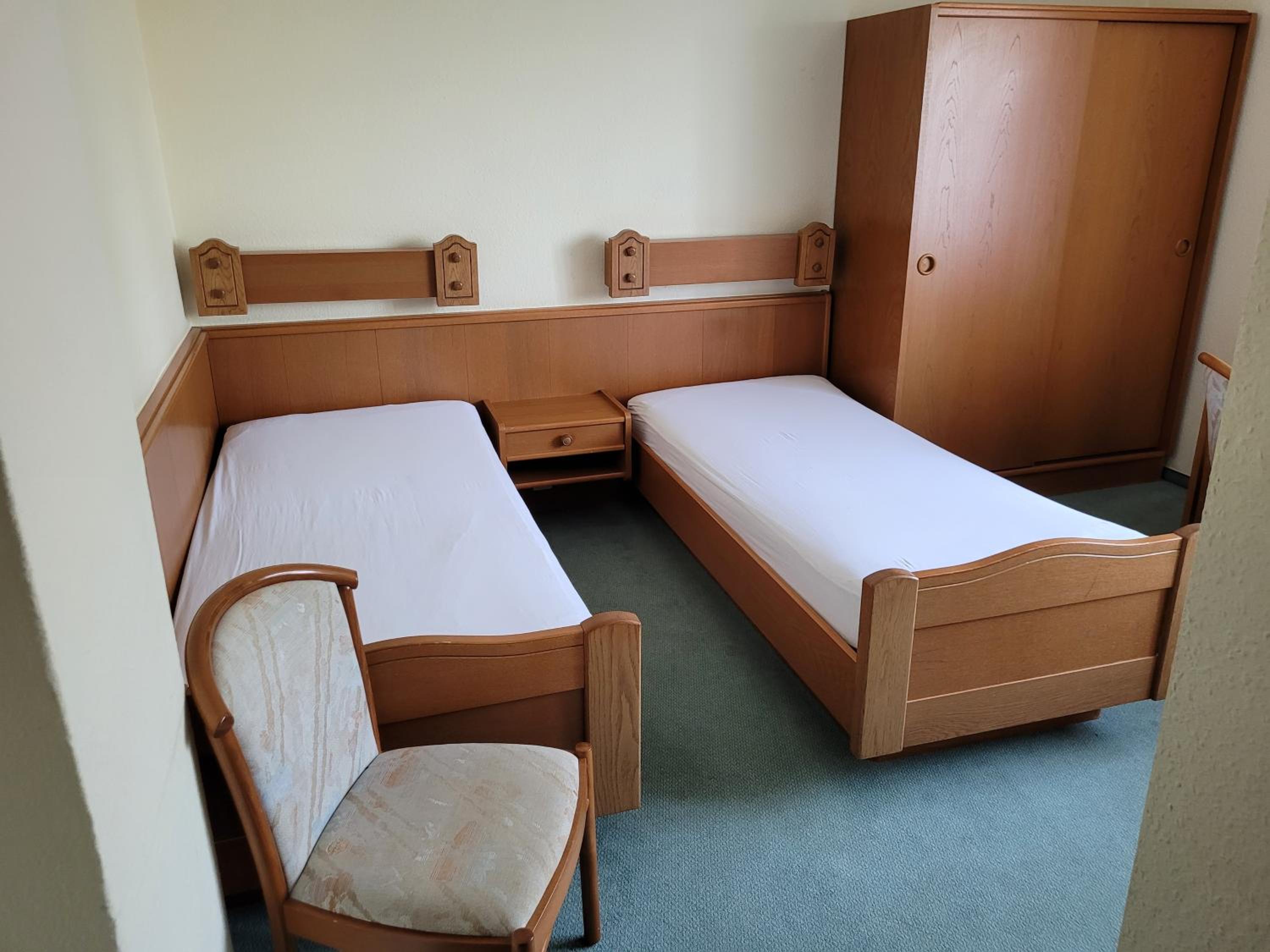 Budget Twin Room photo 3