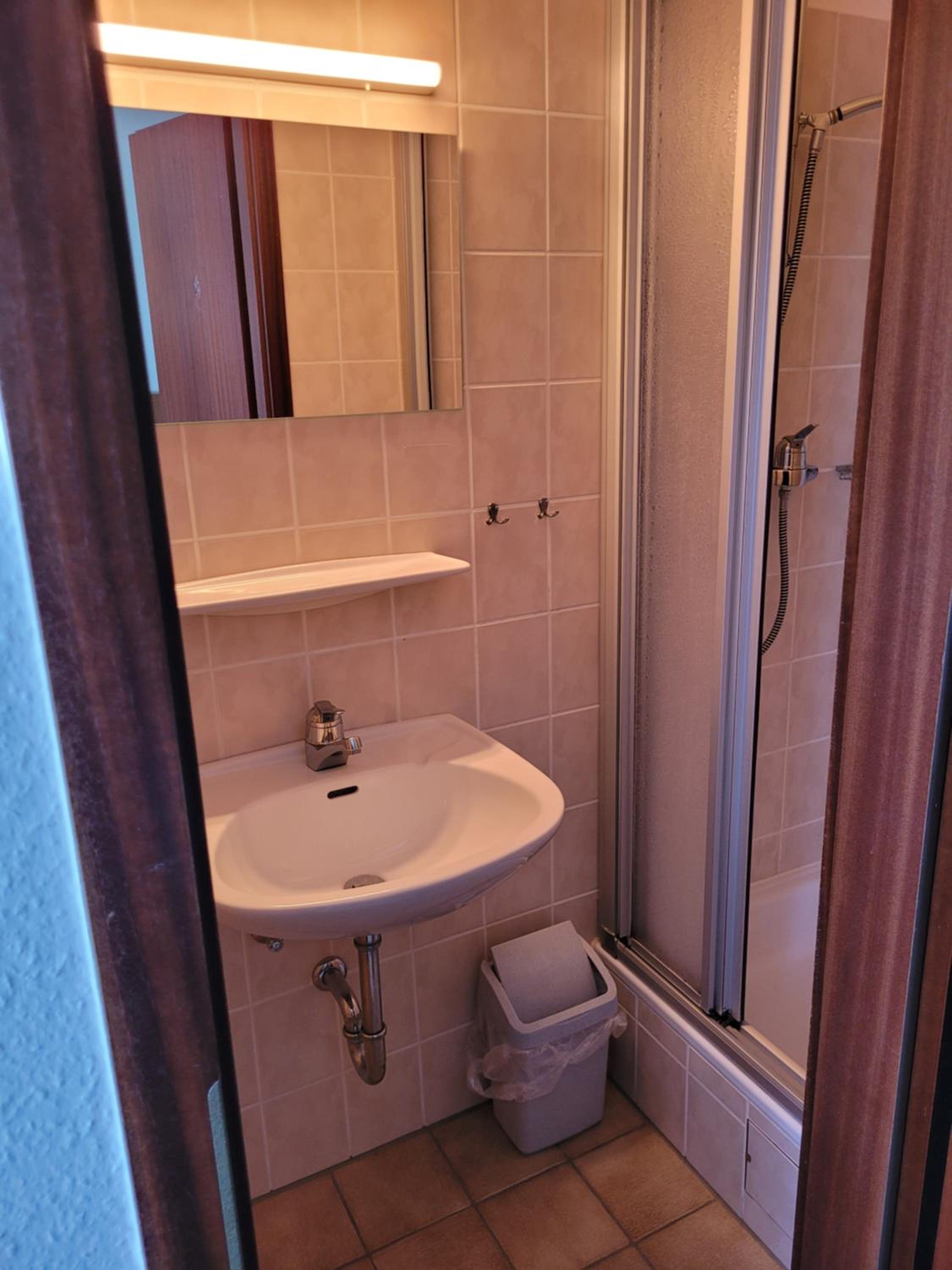 Budget Twin Room photo 2