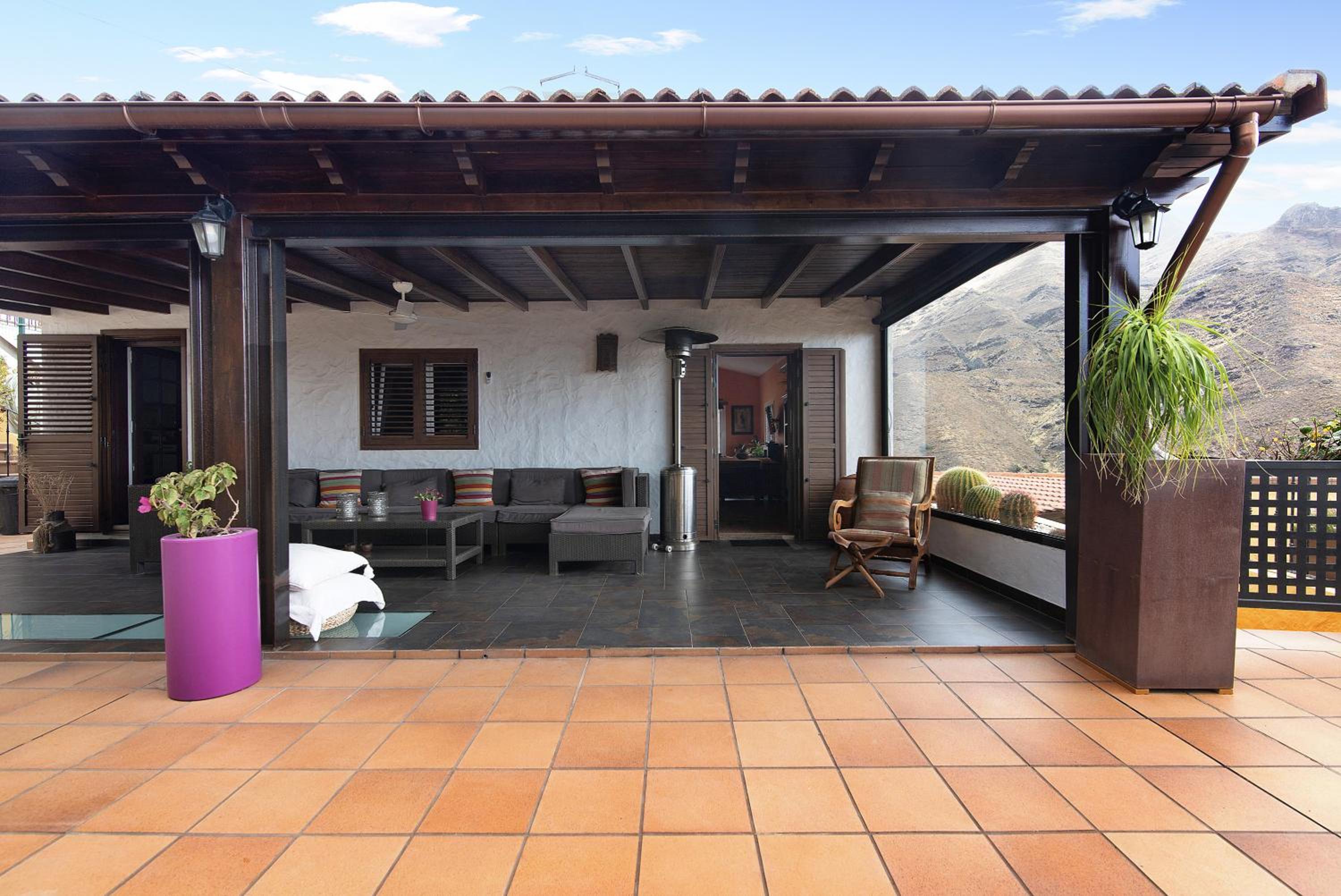 Three-Bedroom House photo 3