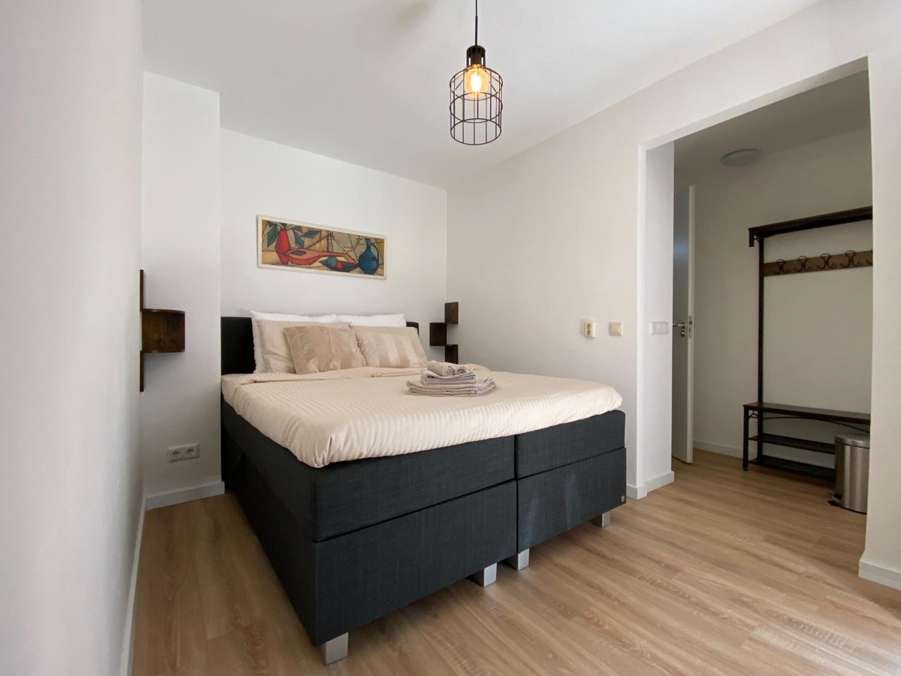 One-Bedroom Apartment photo 1