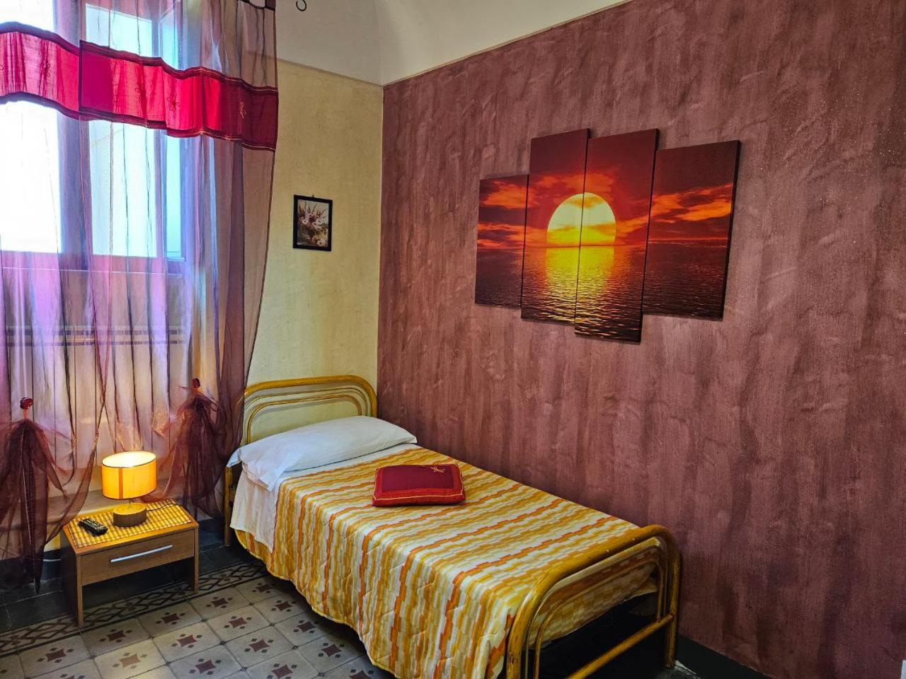 Single Room with Private Bathroom photo 1