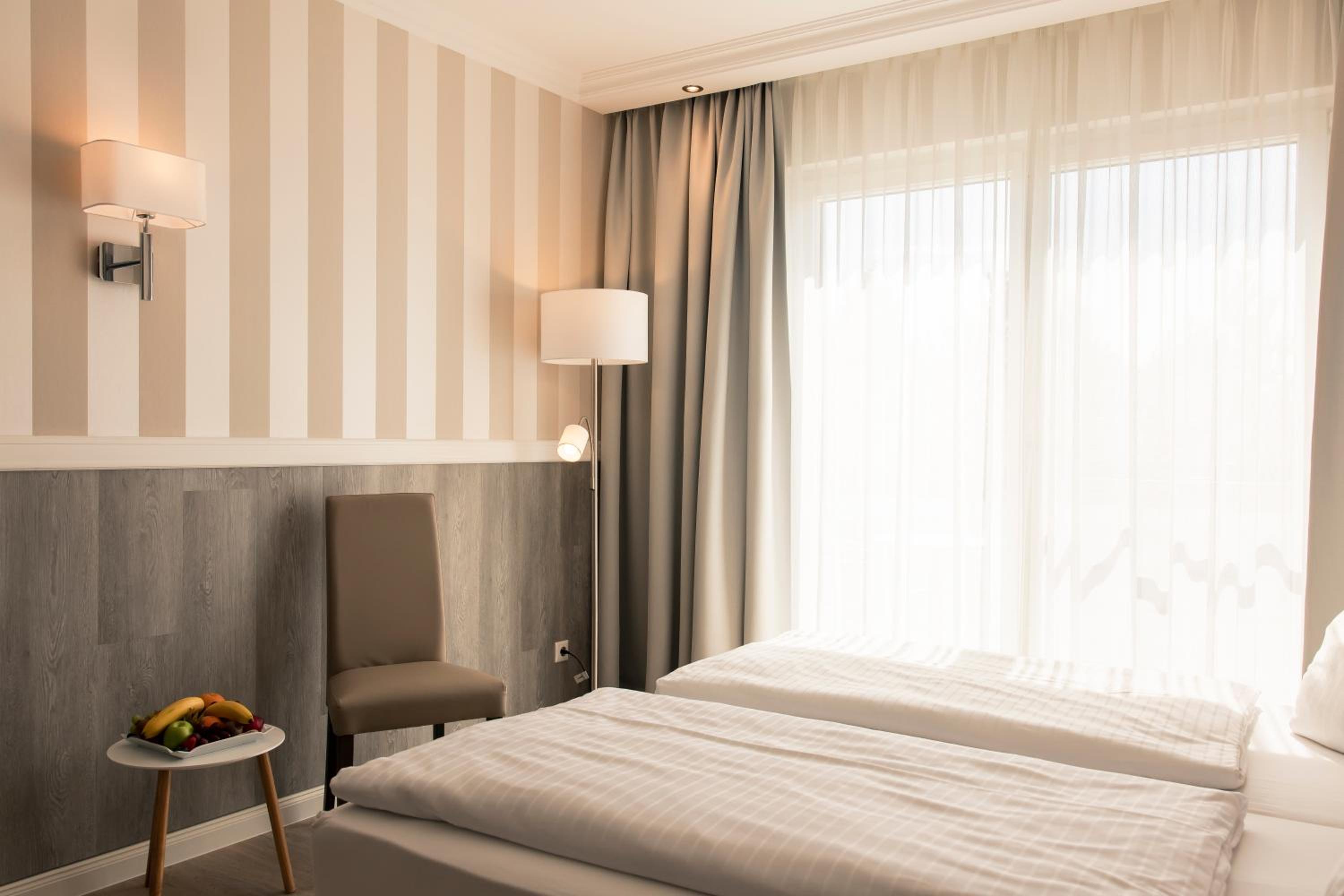 Deluxe Double Room with Garden View - Photo 14