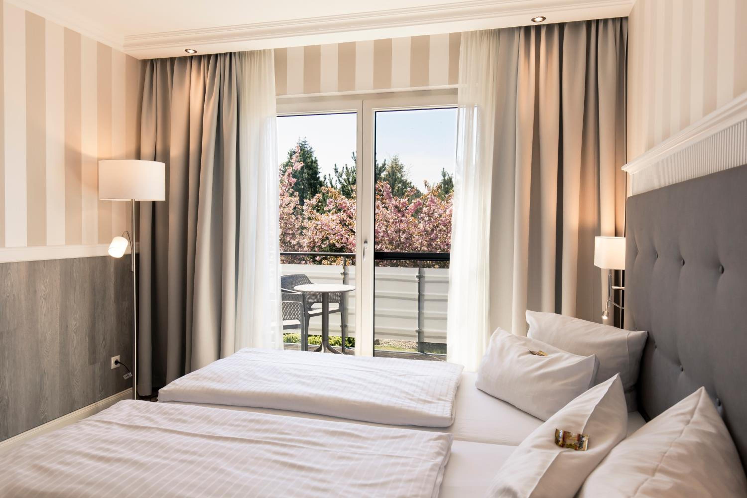 Deluxe Double Room with Garden View - Photo 1