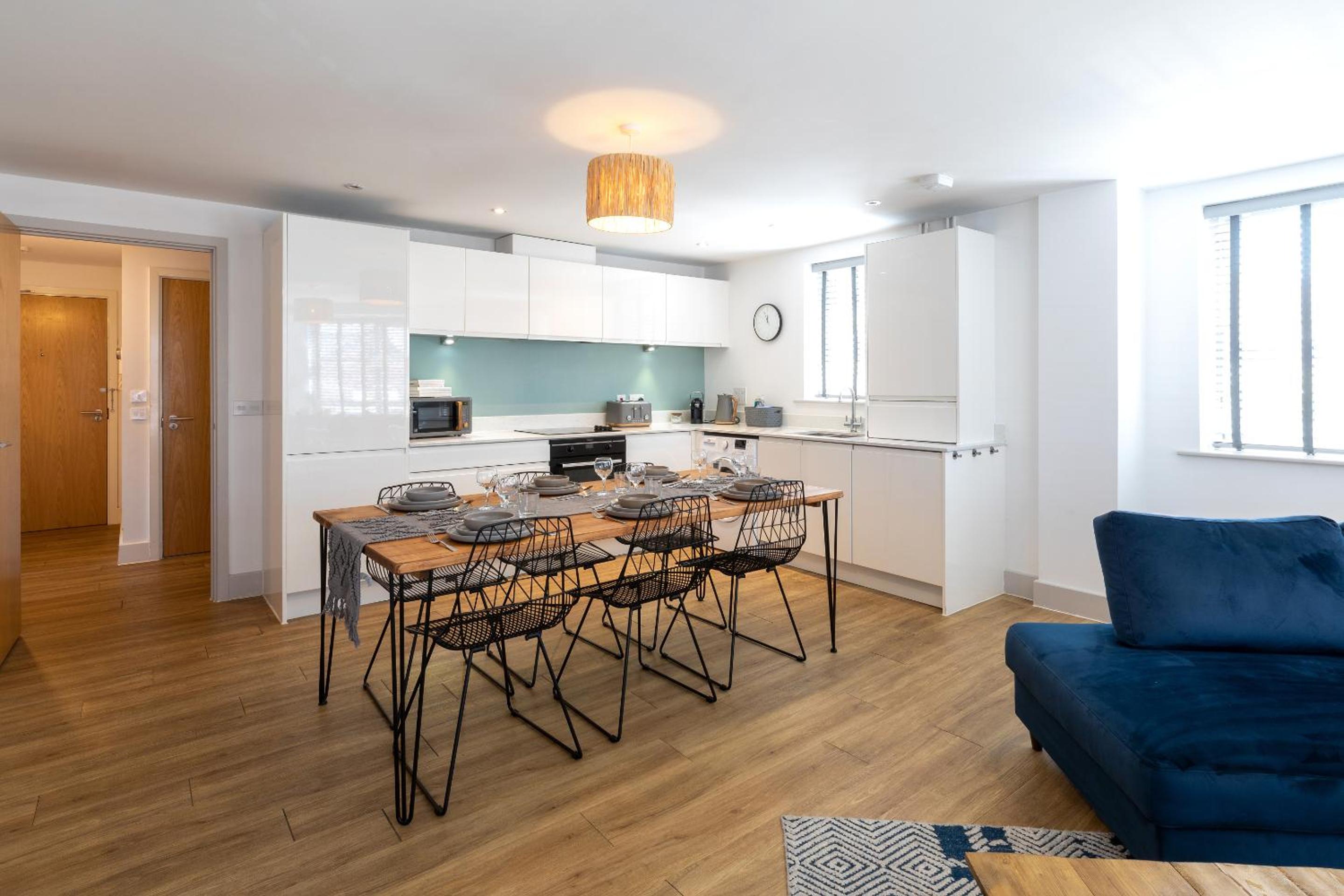 Two-Bedroom Apartment with City View photo 2