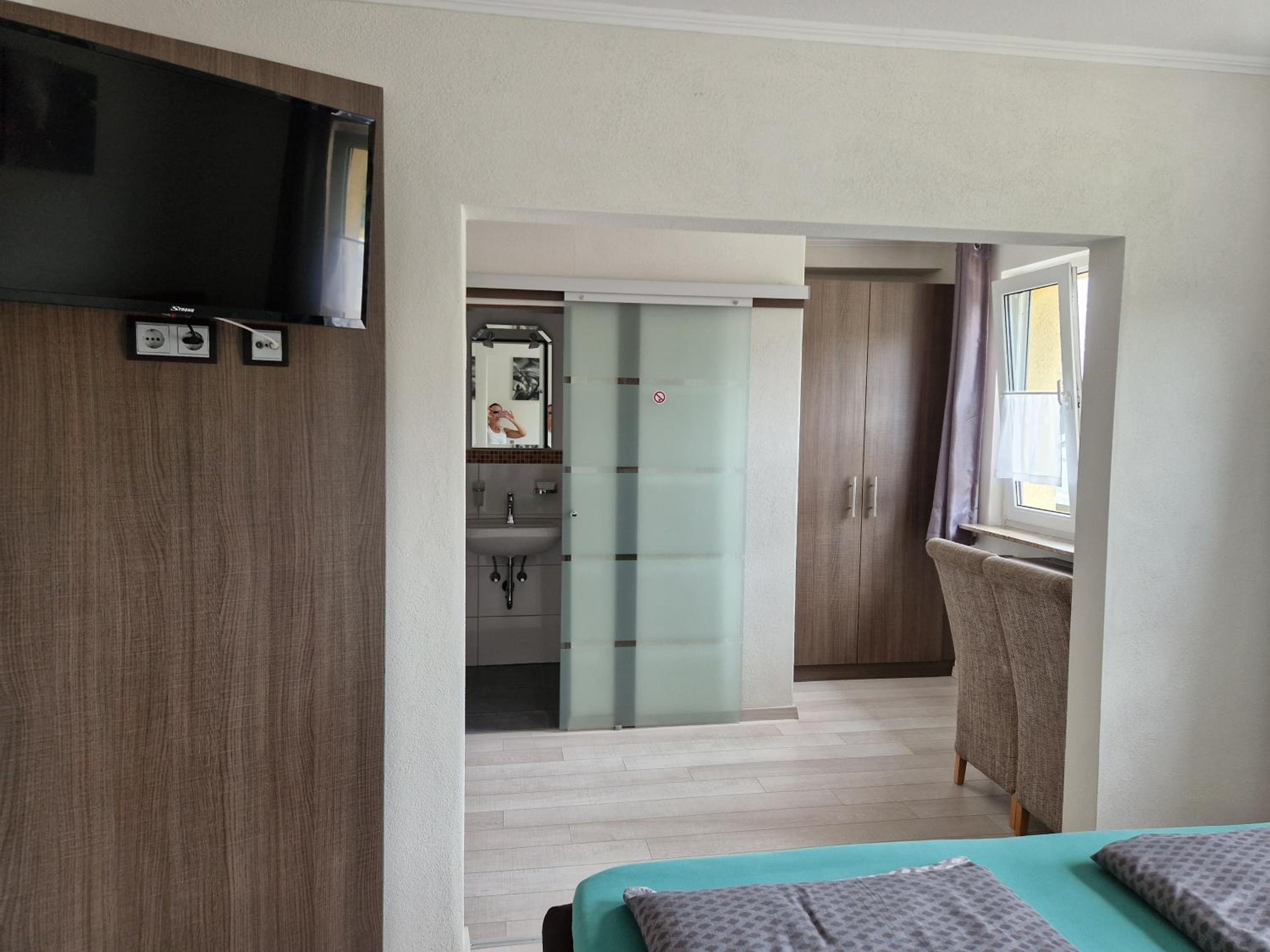 Double Room - Photo 2