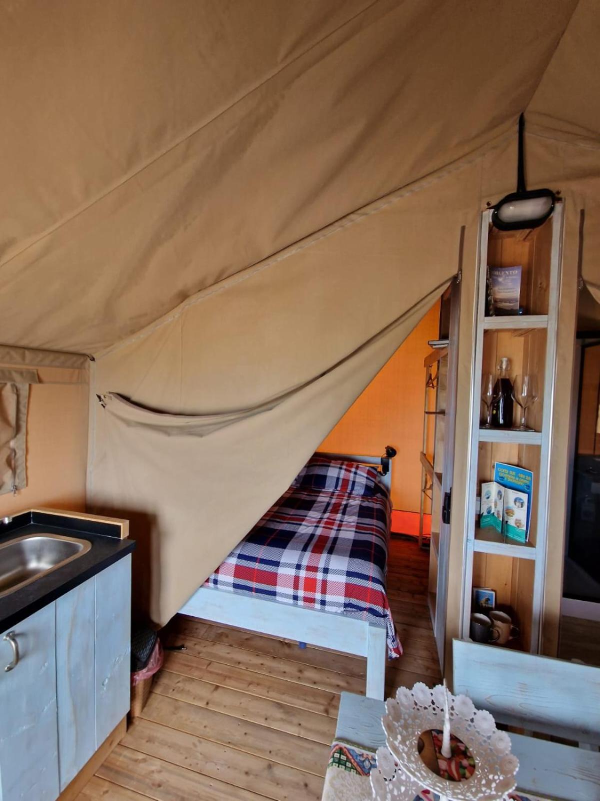 Tent - Photo 1