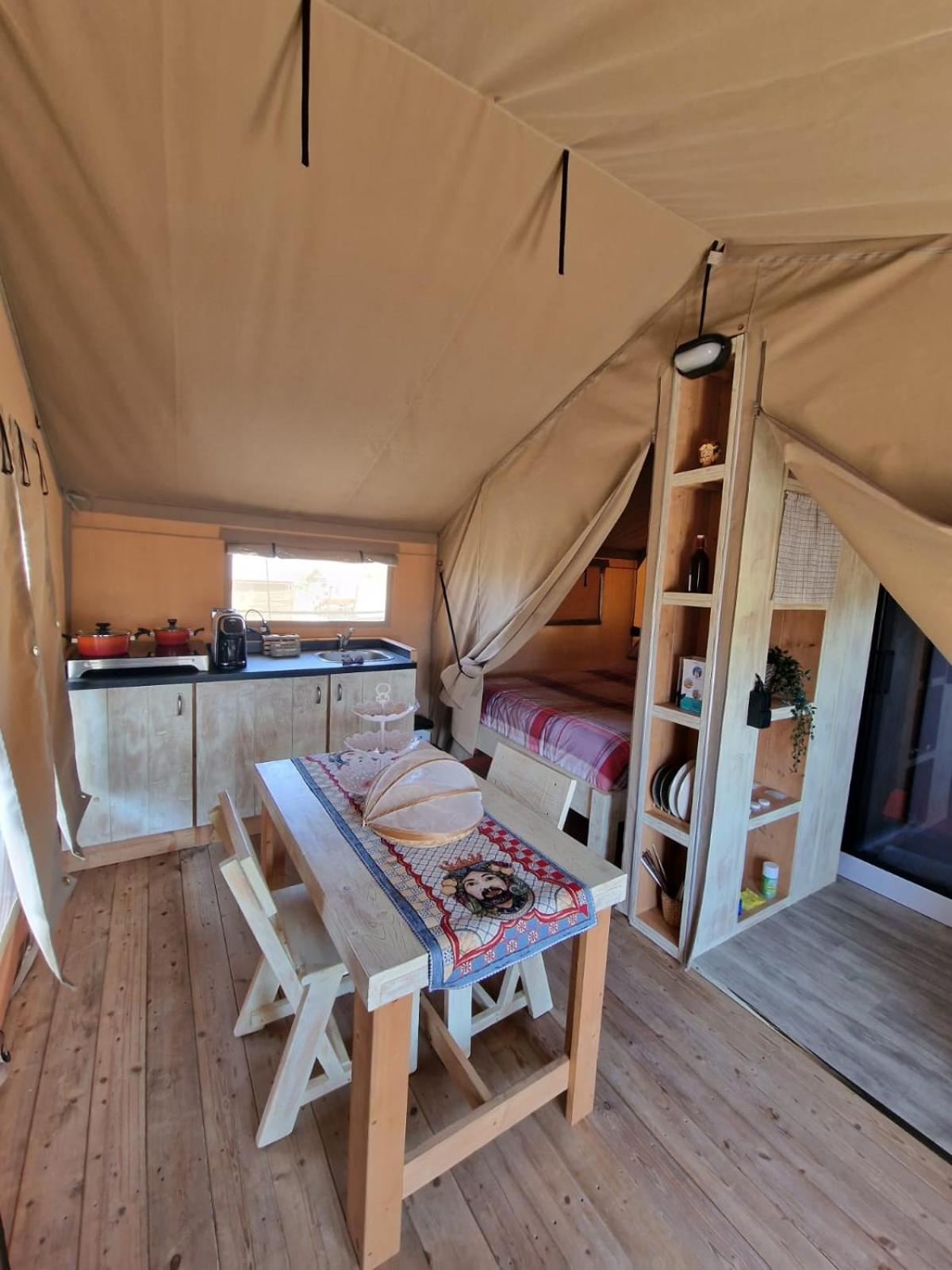 Tent - Photo 9