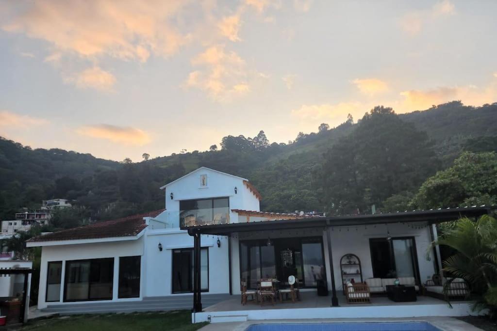 Villa photo 1