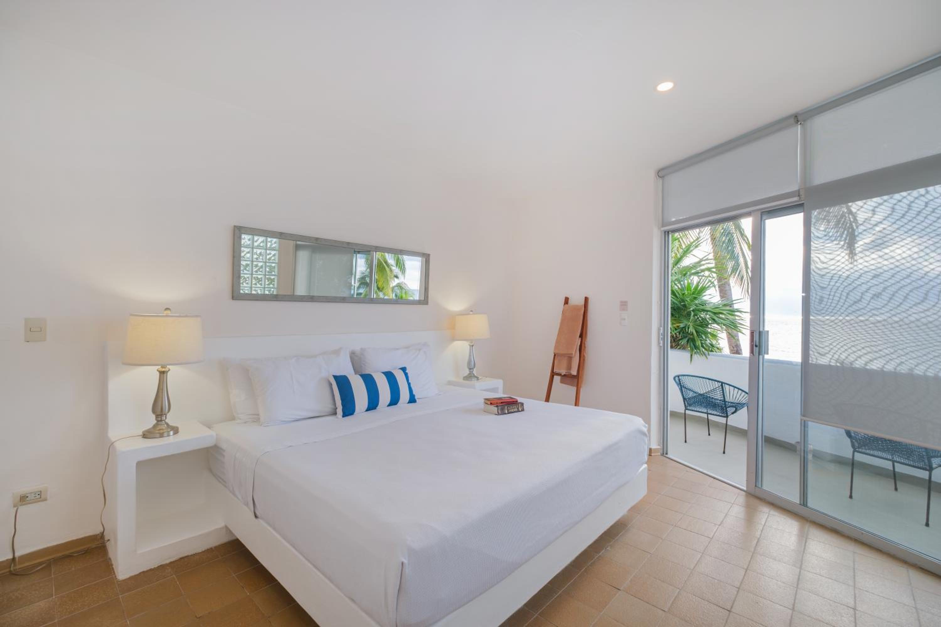 Apartment with Balcony - Photo 1