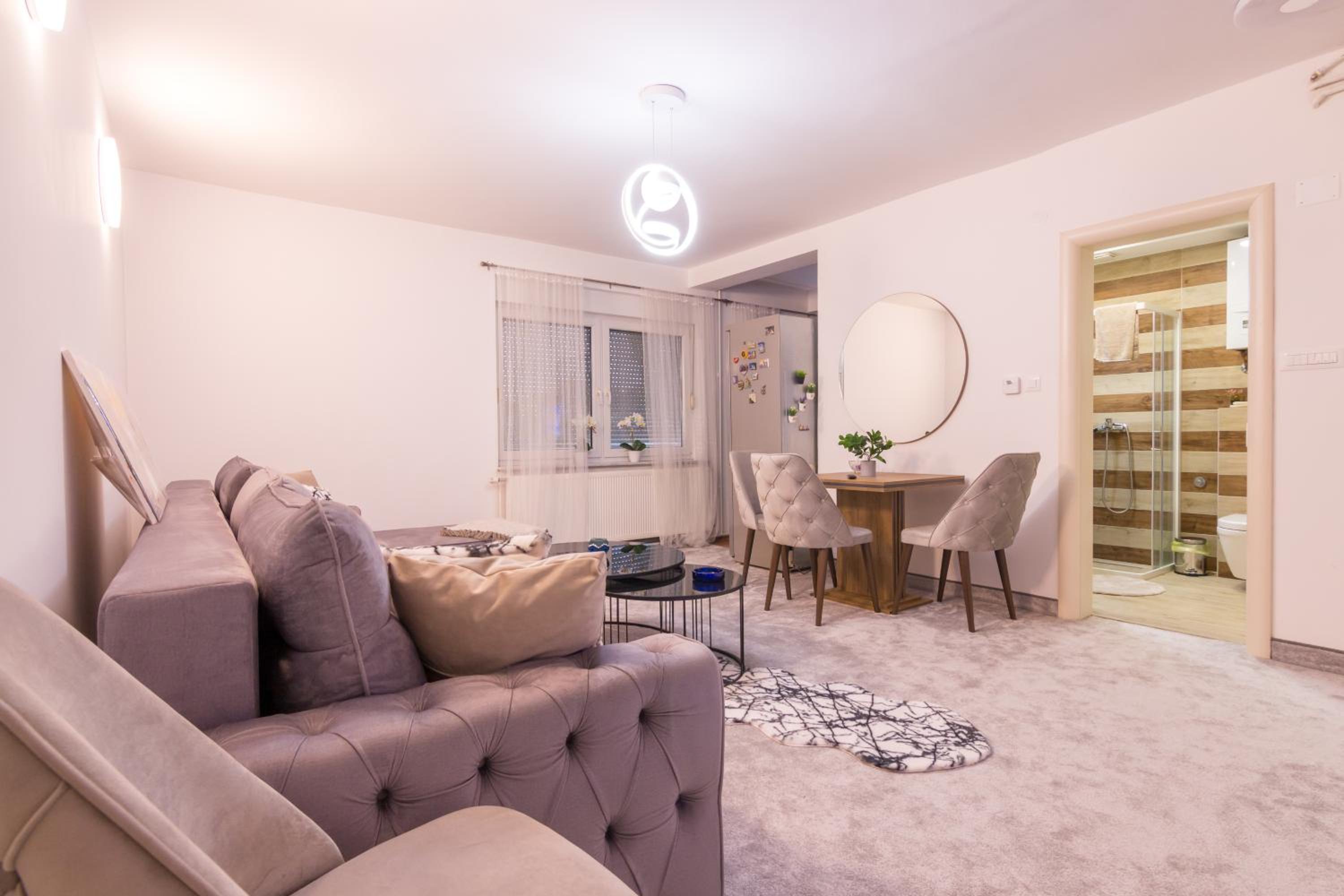One-Bedroom Apartment photo 2