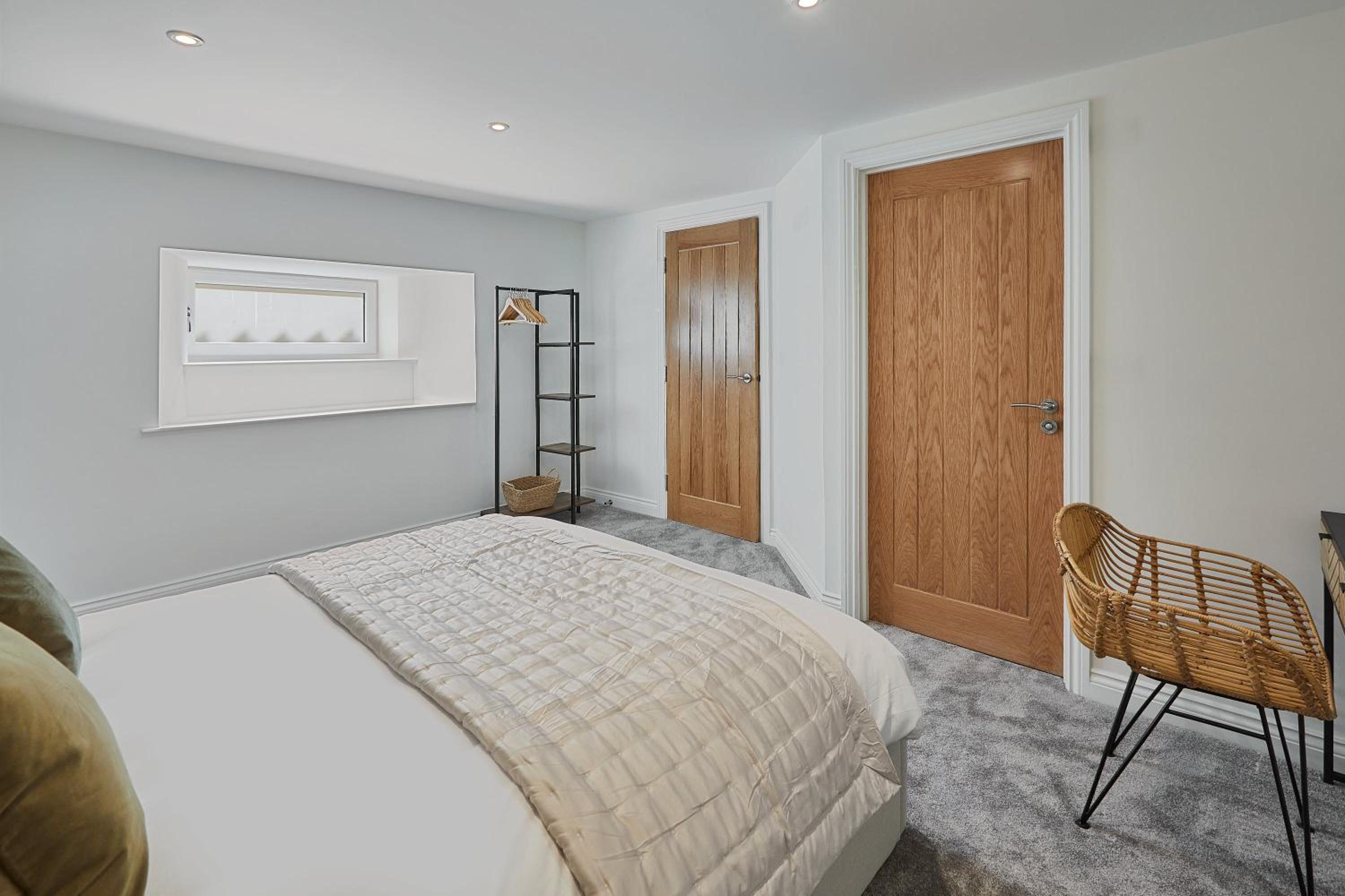 Three-Bedroom House photo 2