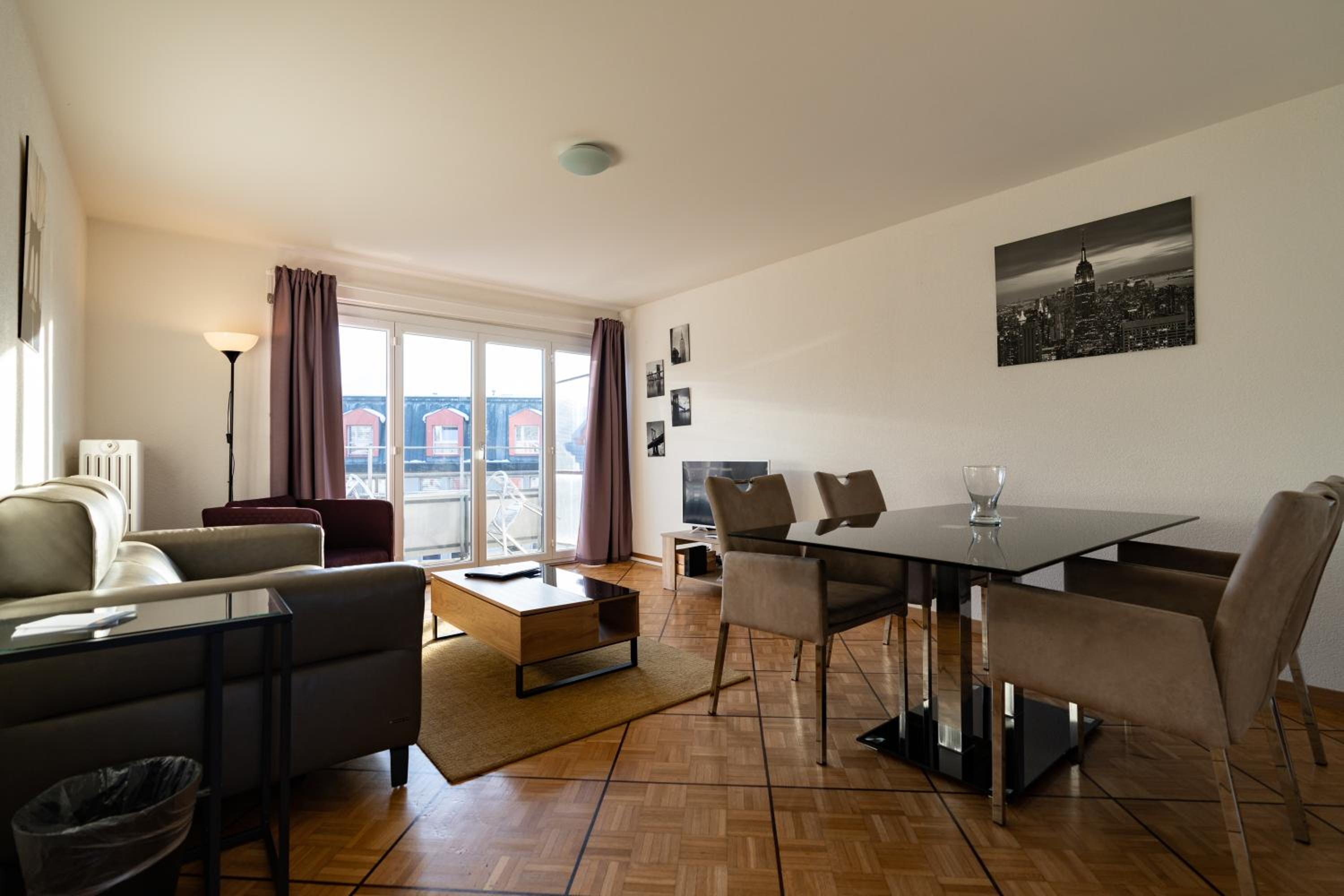 Apartment with Mountain View photo 3