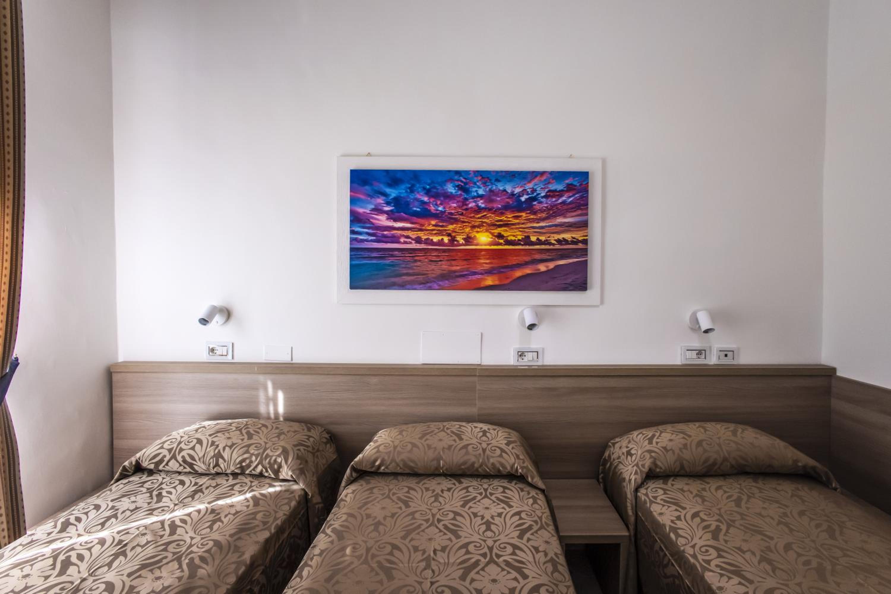 Triple Room with Private Bathroom photo 1