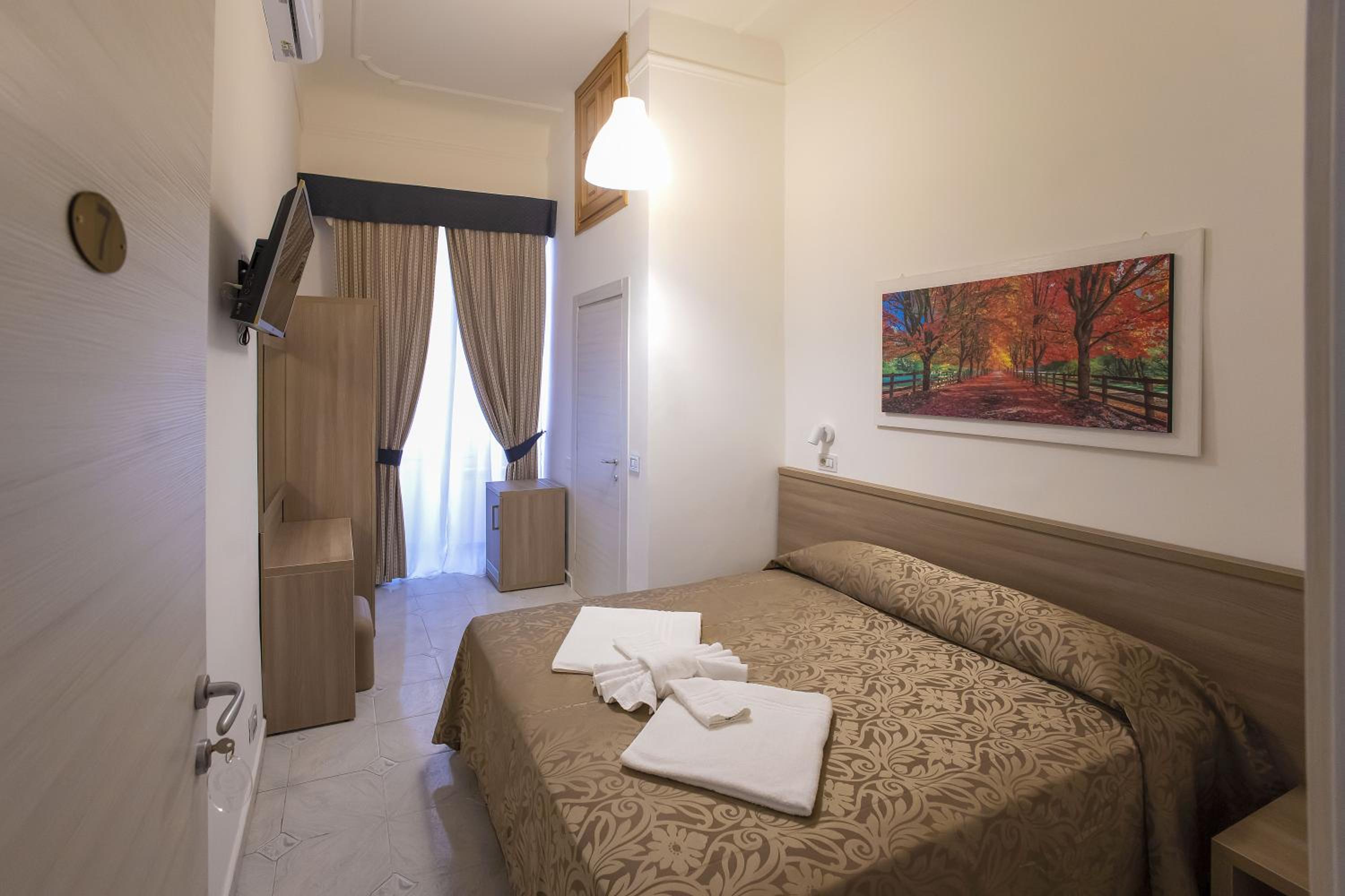 Double Room with Private Bathroom photo 1