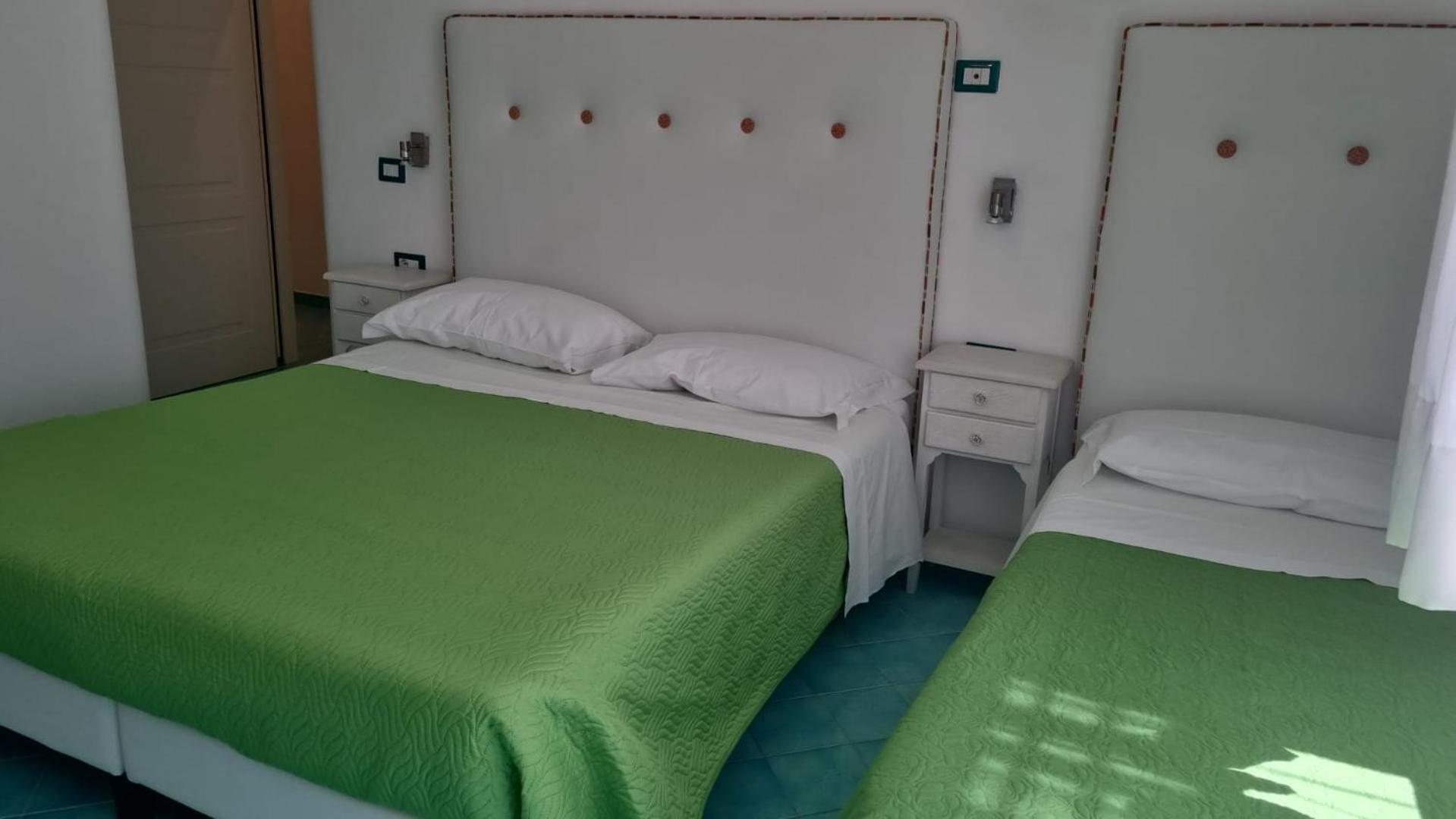 Basic Triple Room - Photo 10