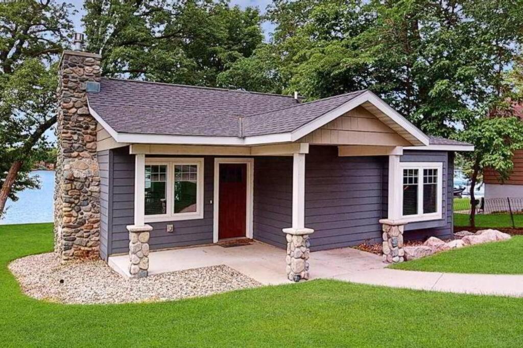 Two-Bedroom House photo 3