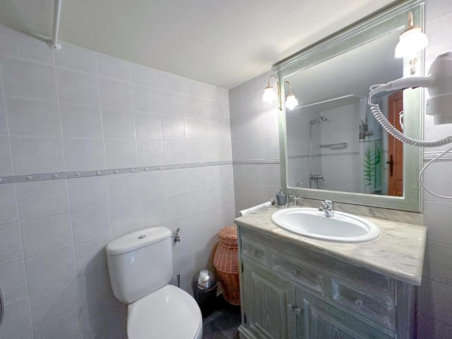 Four-Bedroom House photo 2