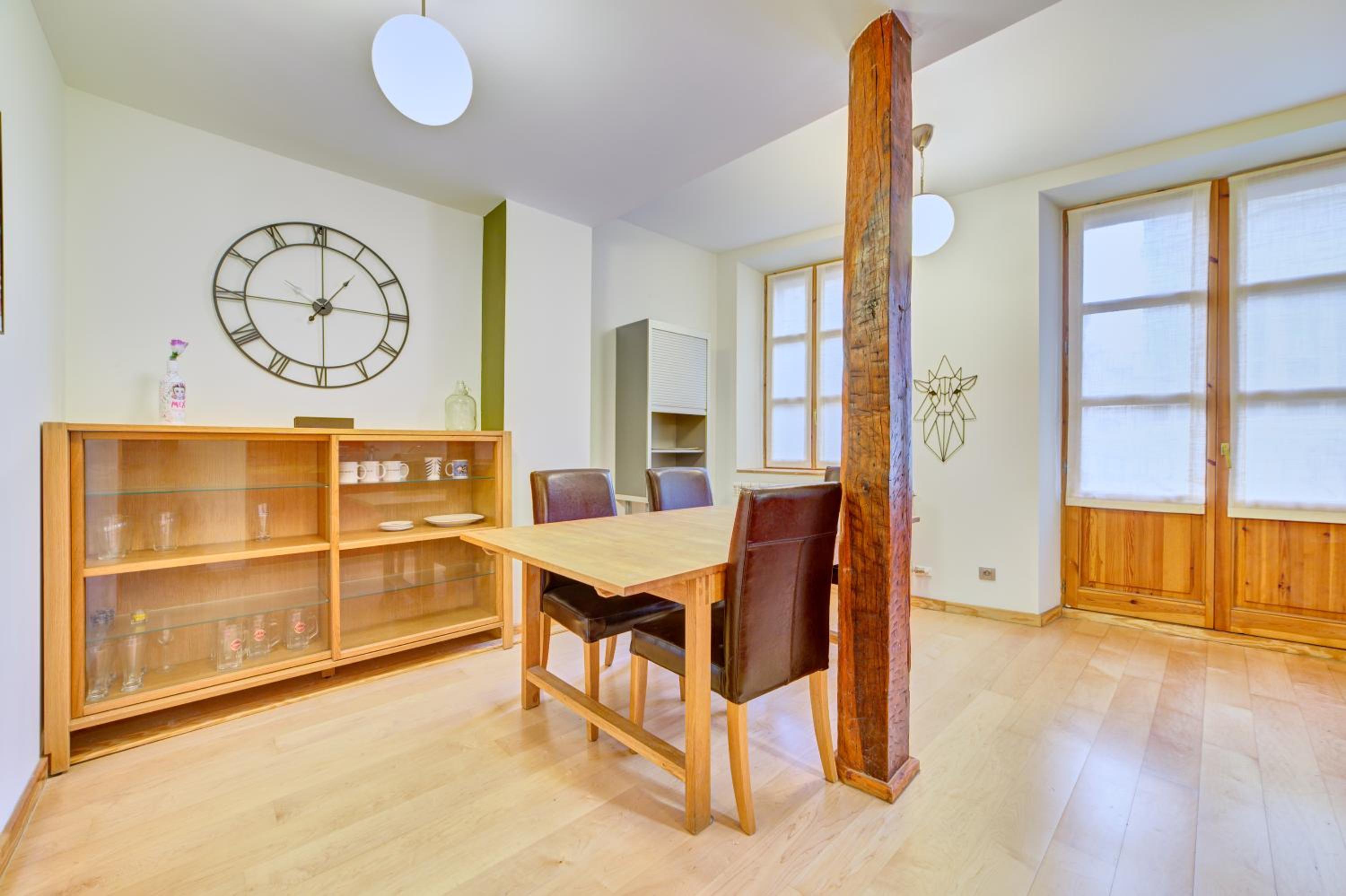 Two-Bedroom Apartment with Balcony photo 2