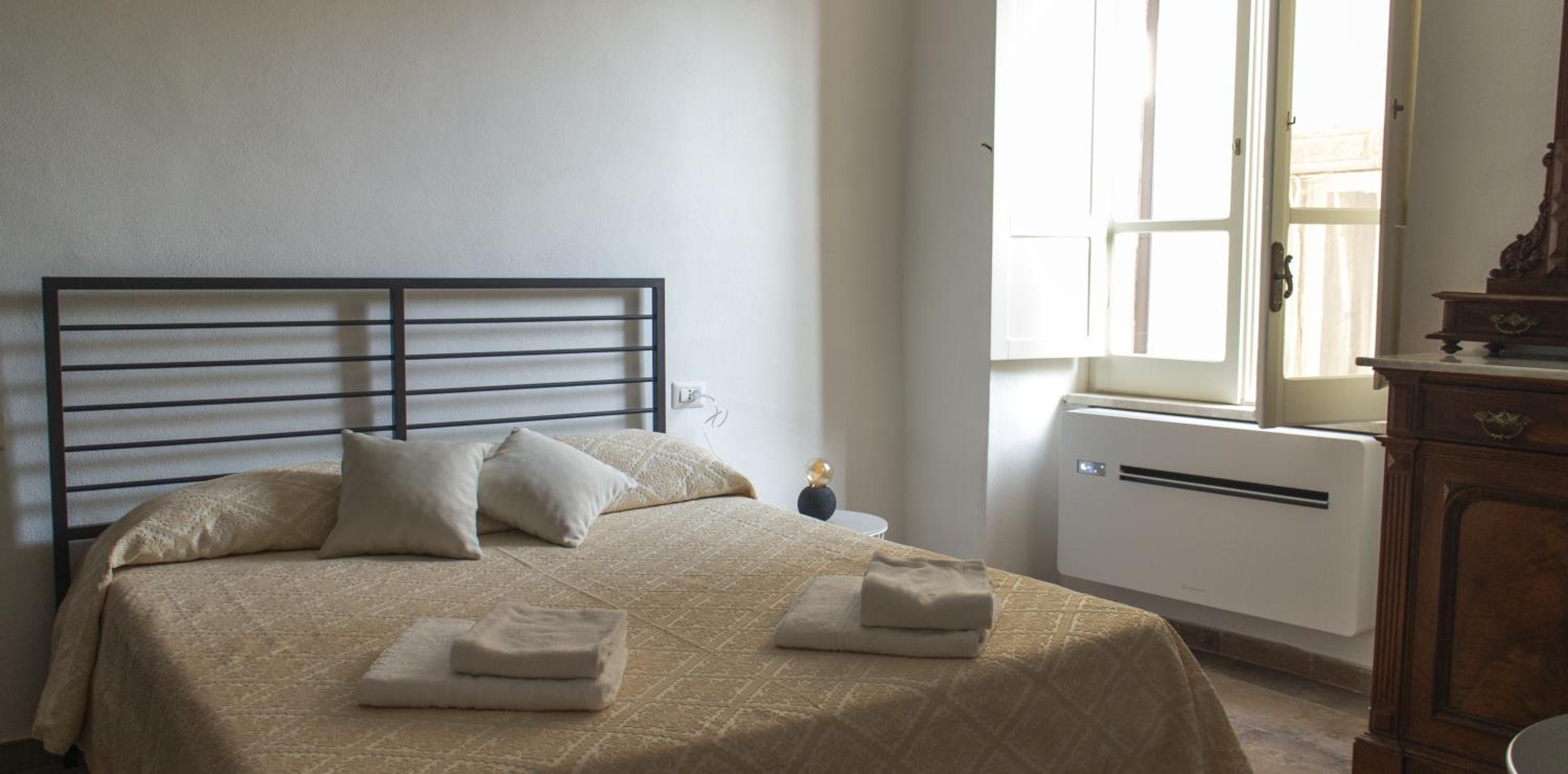 Double Room with Private Bathroom photo 2