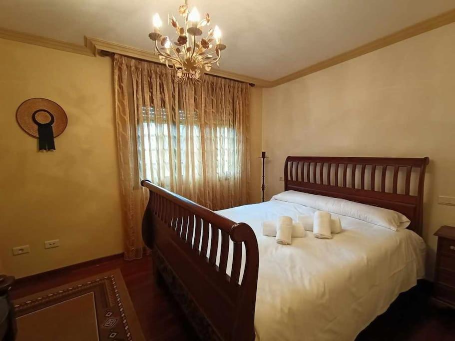 Three-Bedroom House photo 2