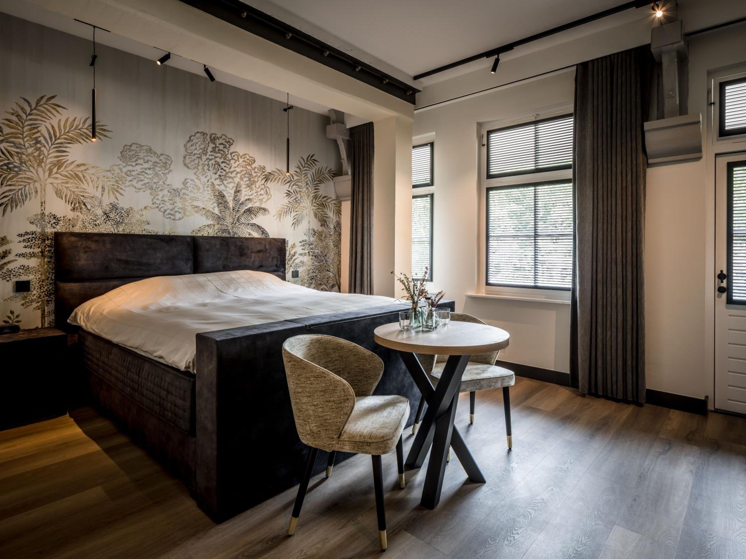 Deluxe Double Room with Shower