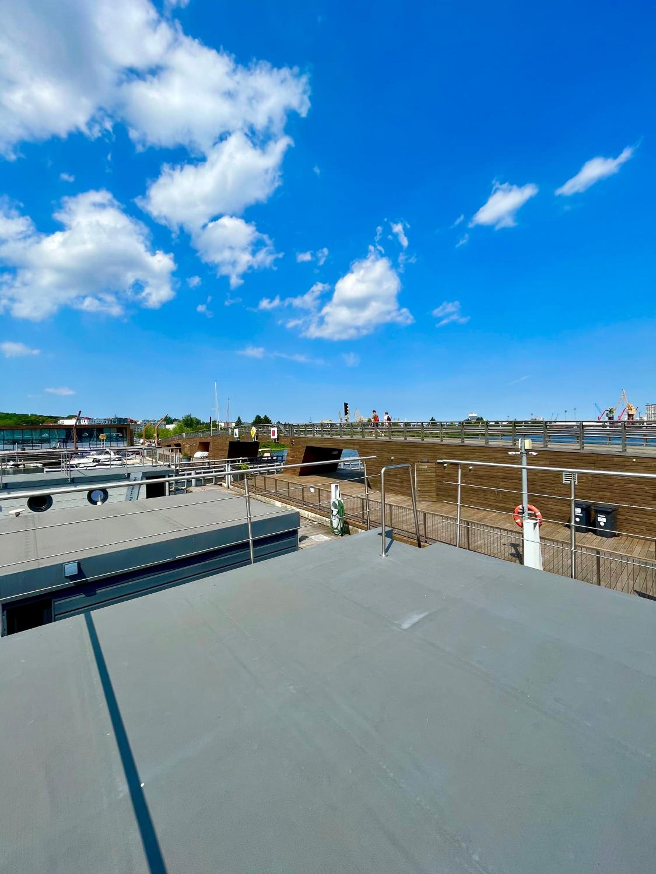 Apartment with Terrace - Photo 4