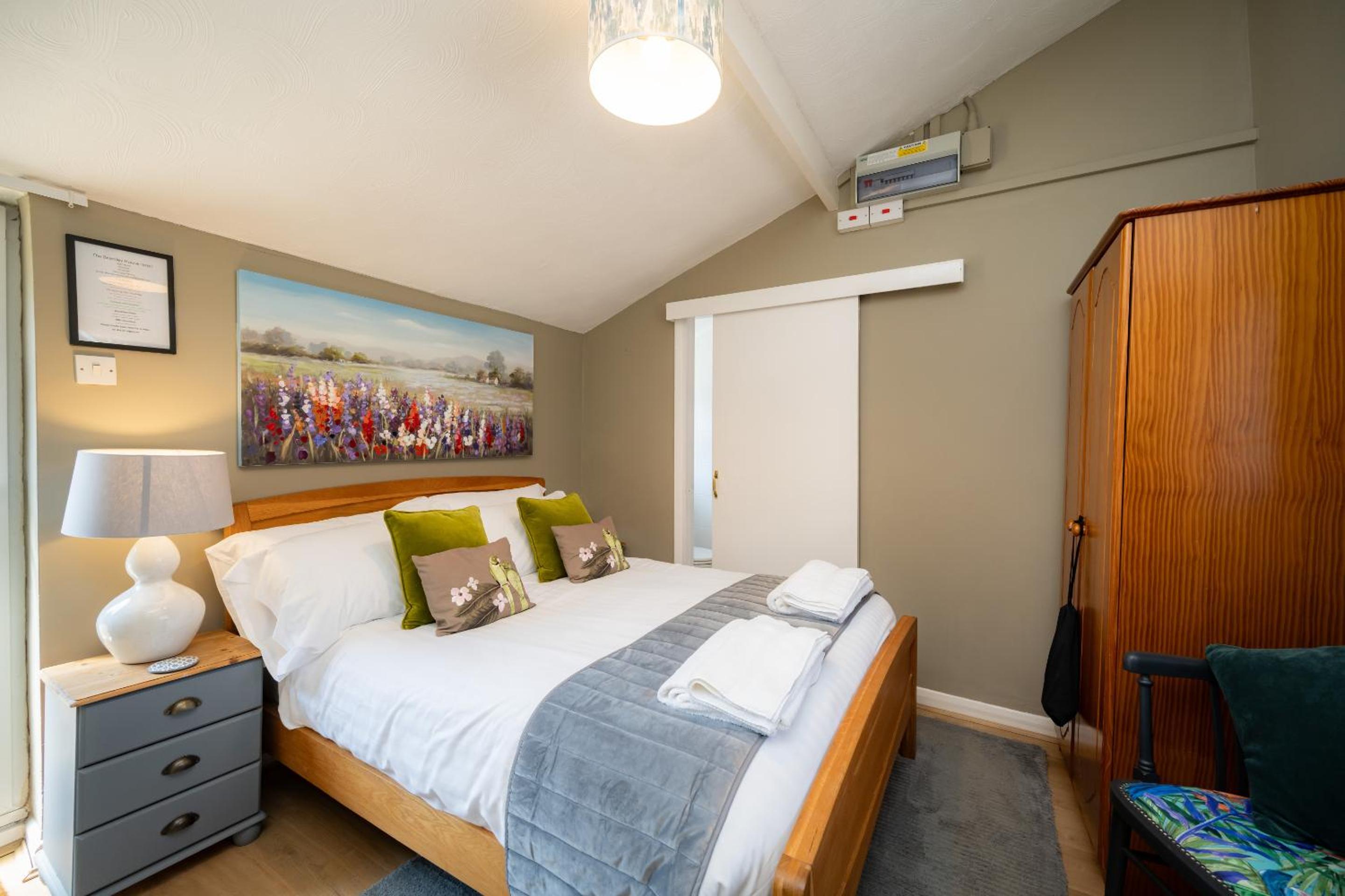 Standard Double Room - Photo 12