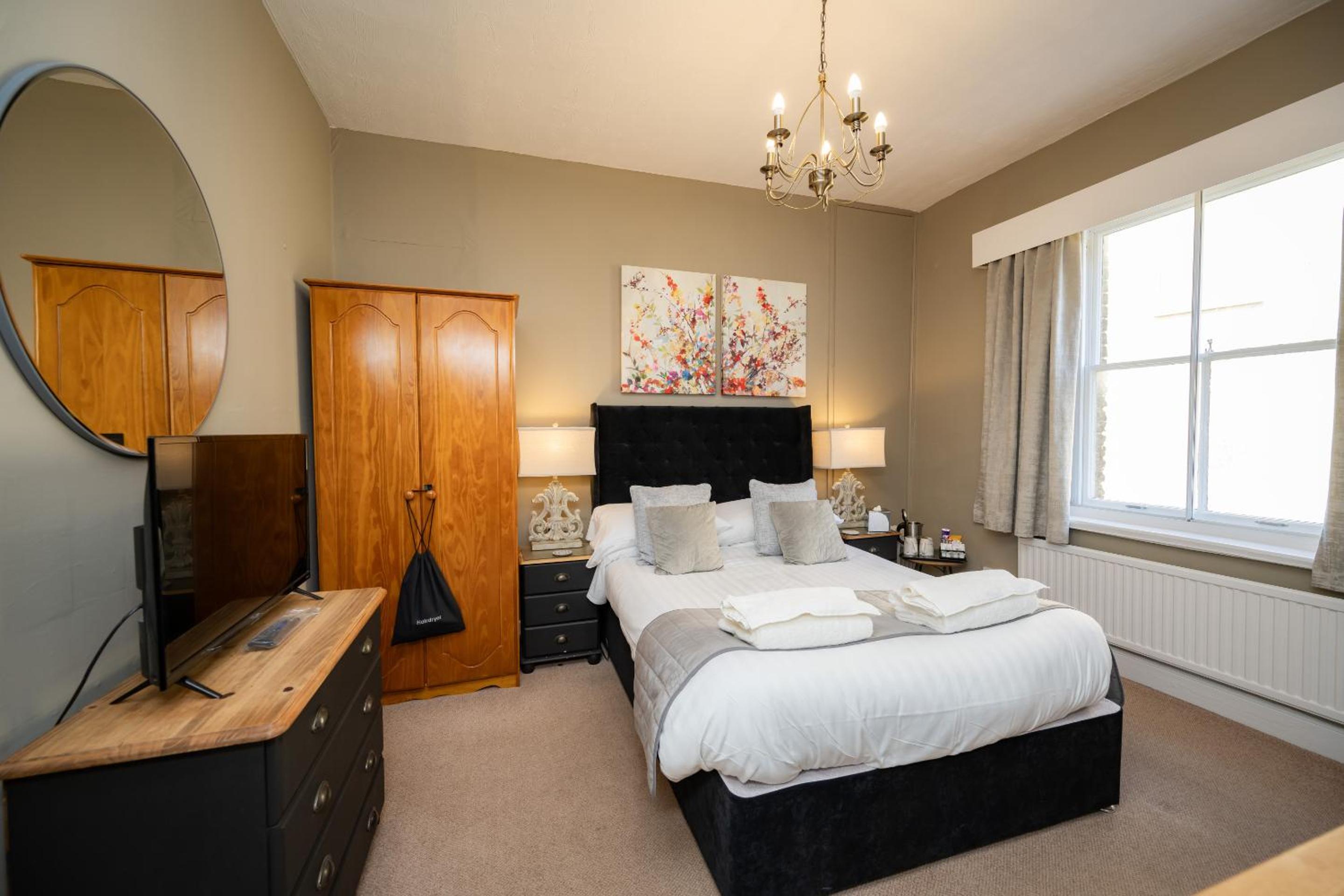Standard Double Room - Photo 15