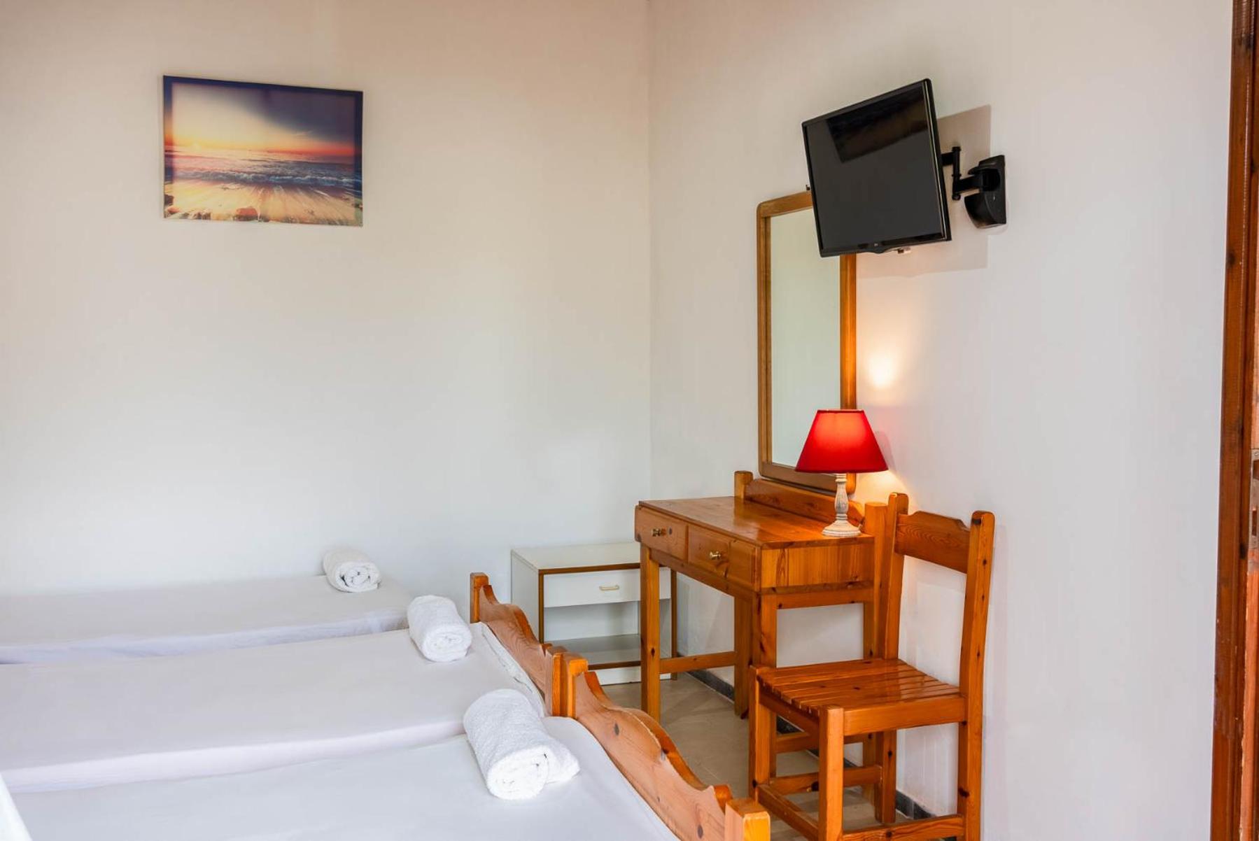 Standard Twin Room With Garden View photo 3
