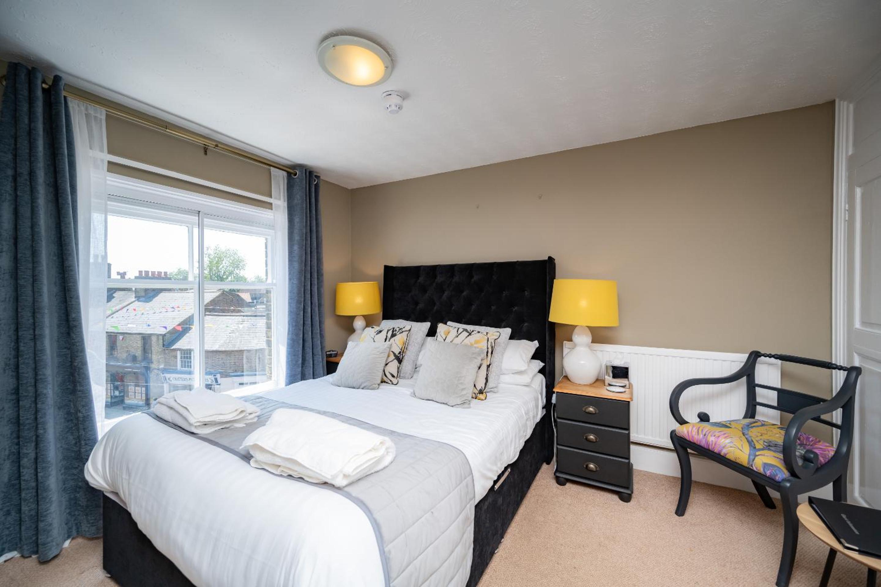 Standard Double Room - Photo 4
