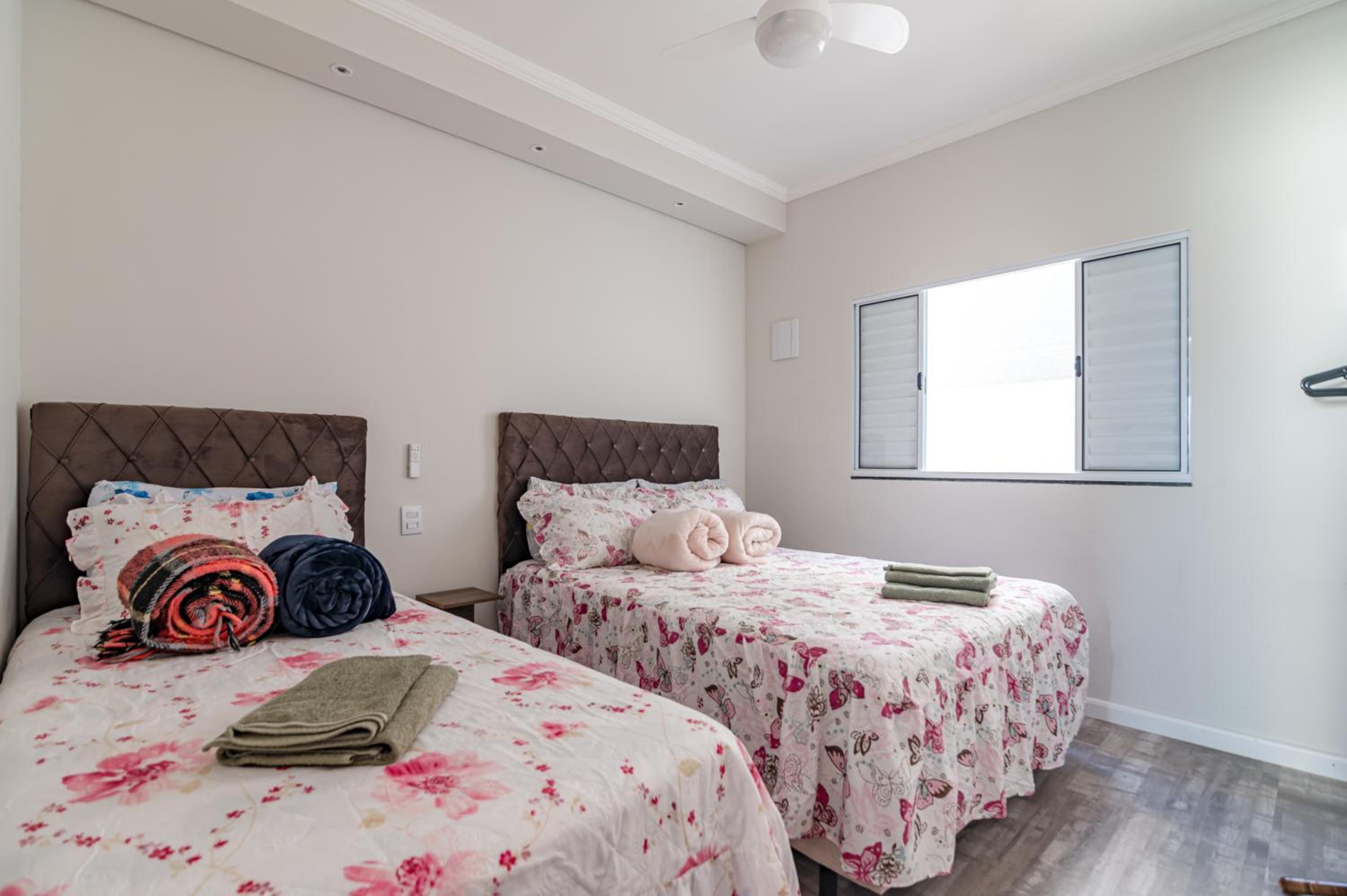 One-Bedroom Apartment - Photo 1