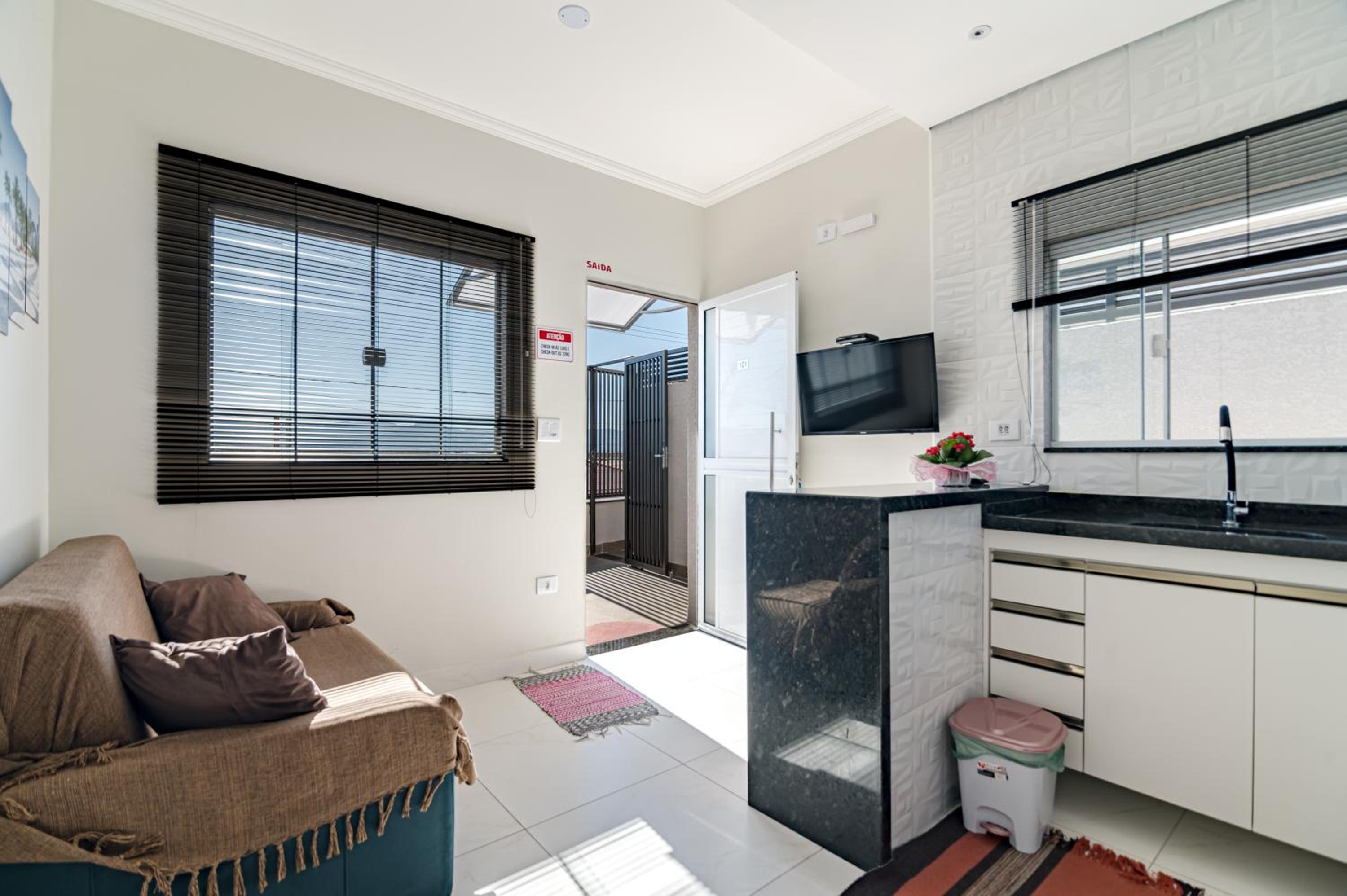 One-Bedroom Apartment - Photo 31