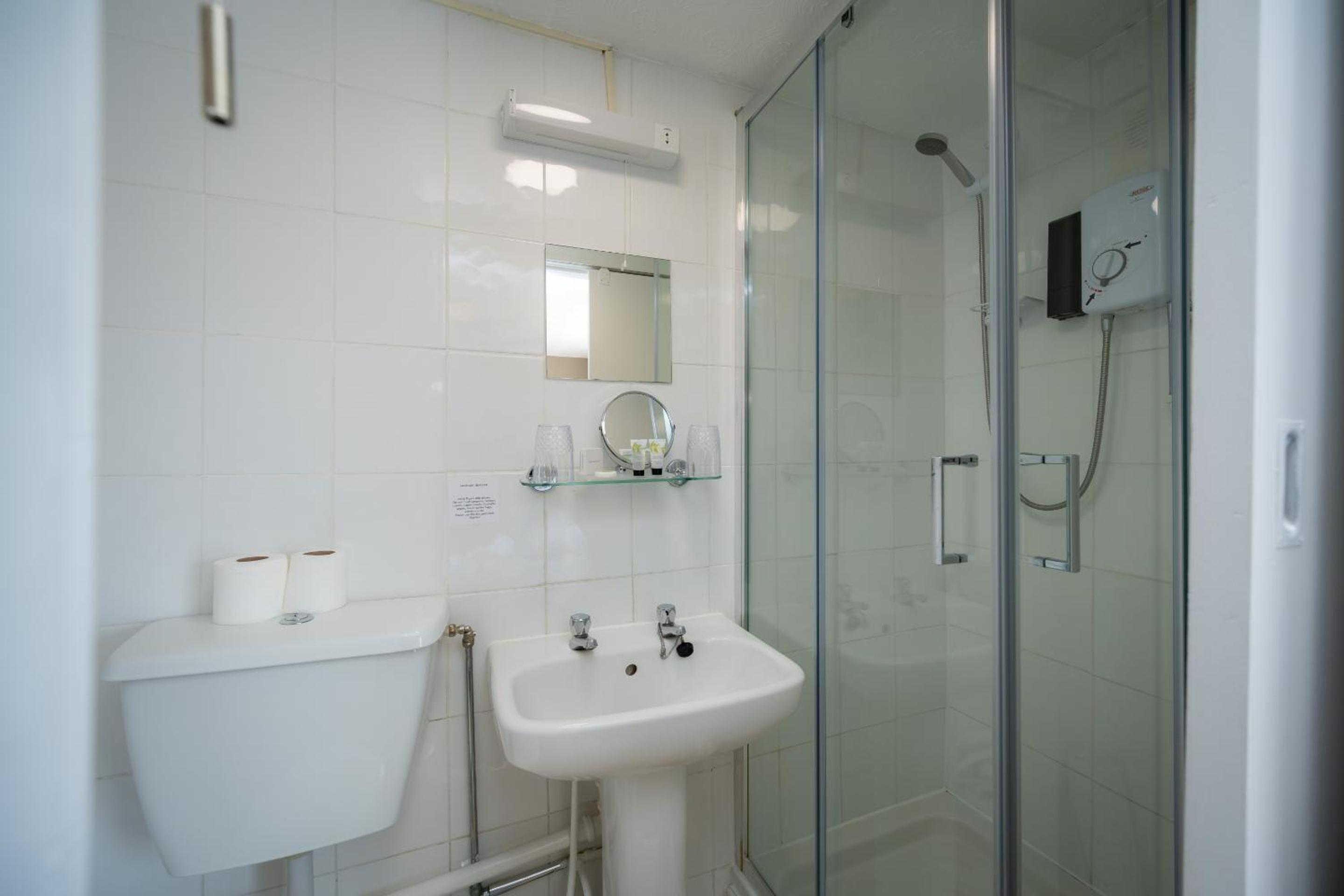 Standard Double Room - Photo 5