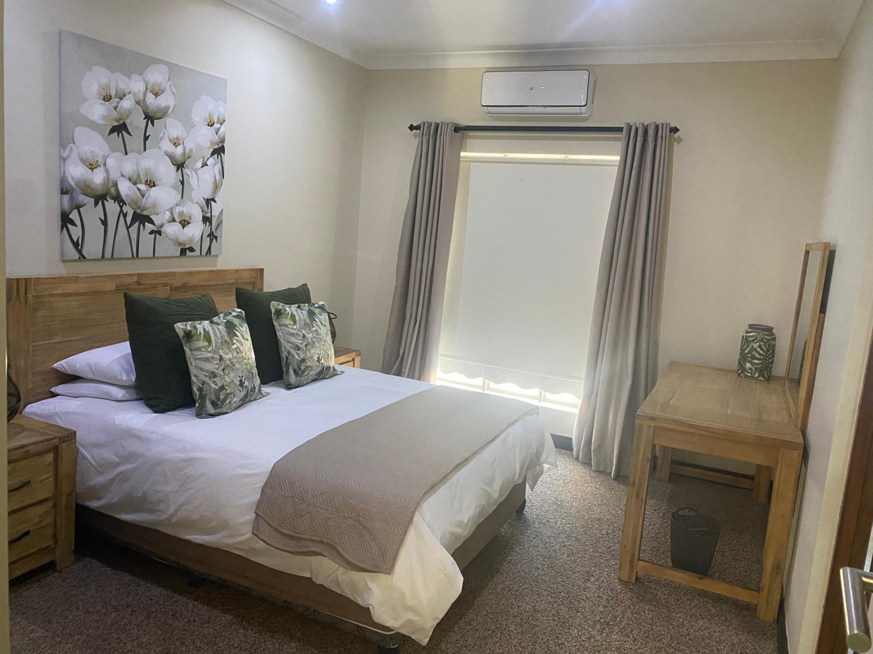 Four-Bedroom House photo 1