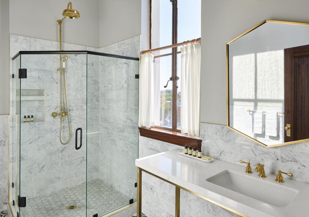 Standard King Room - Photo 2