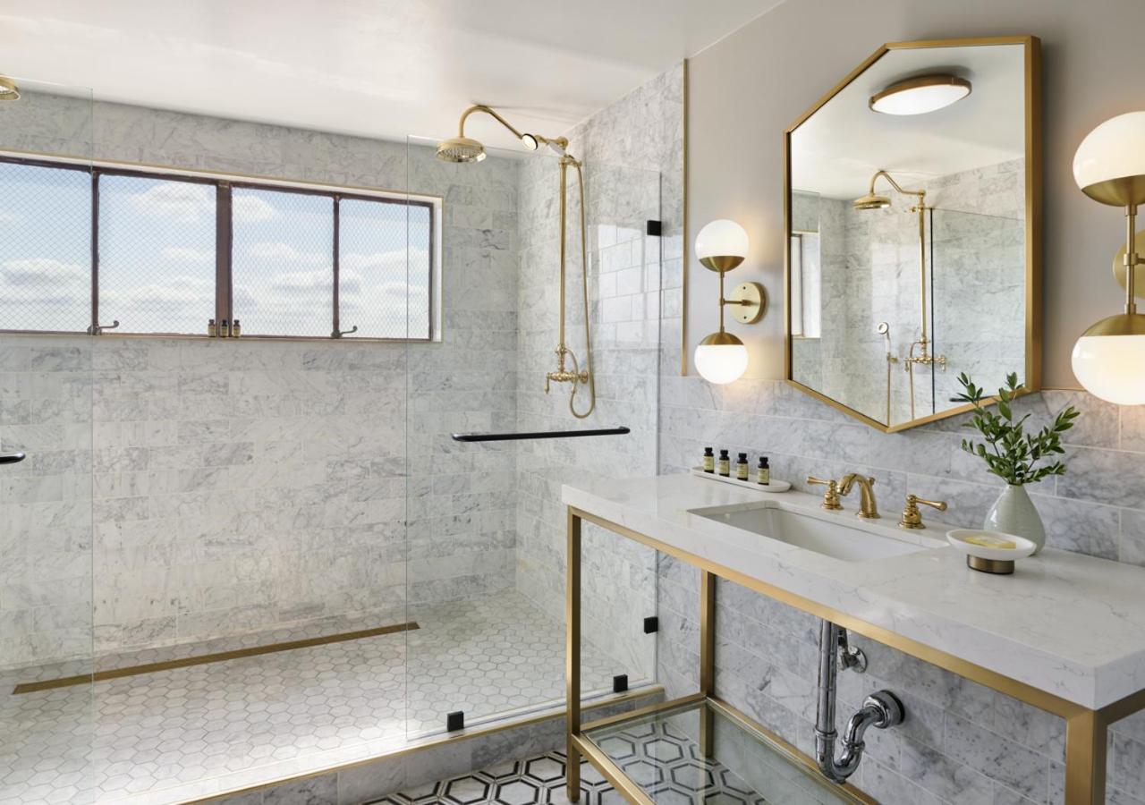 Executive Suite - Photo 4